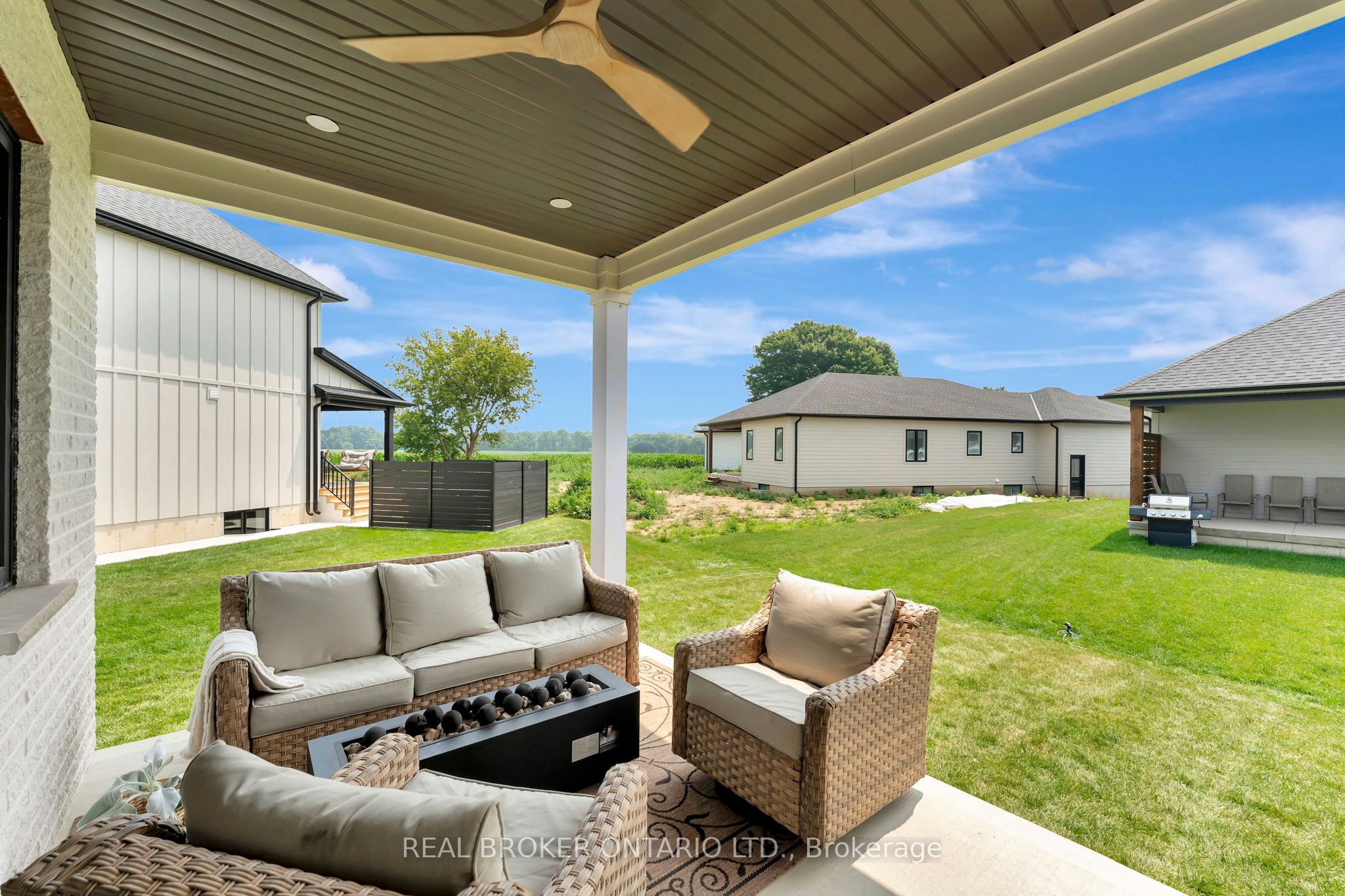 10 Macneil Court Property Photo 37