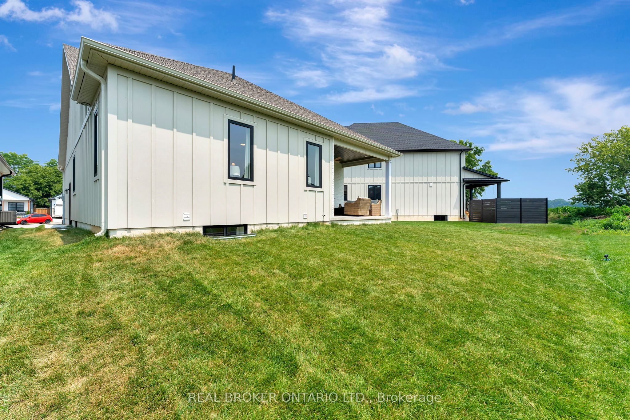 10 Macneil Court Property Photo 41