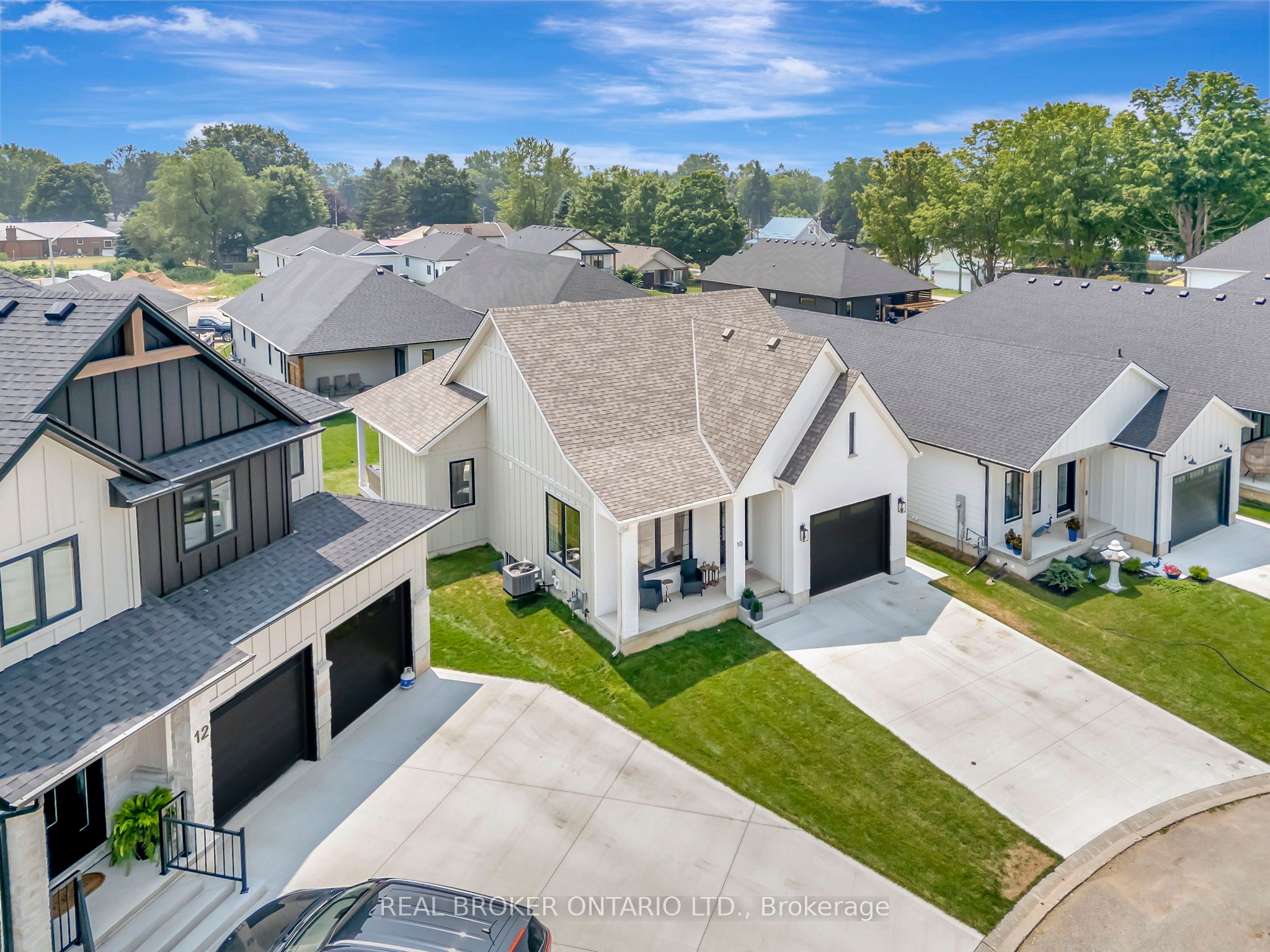 10 Macneil Court Property Photo 43