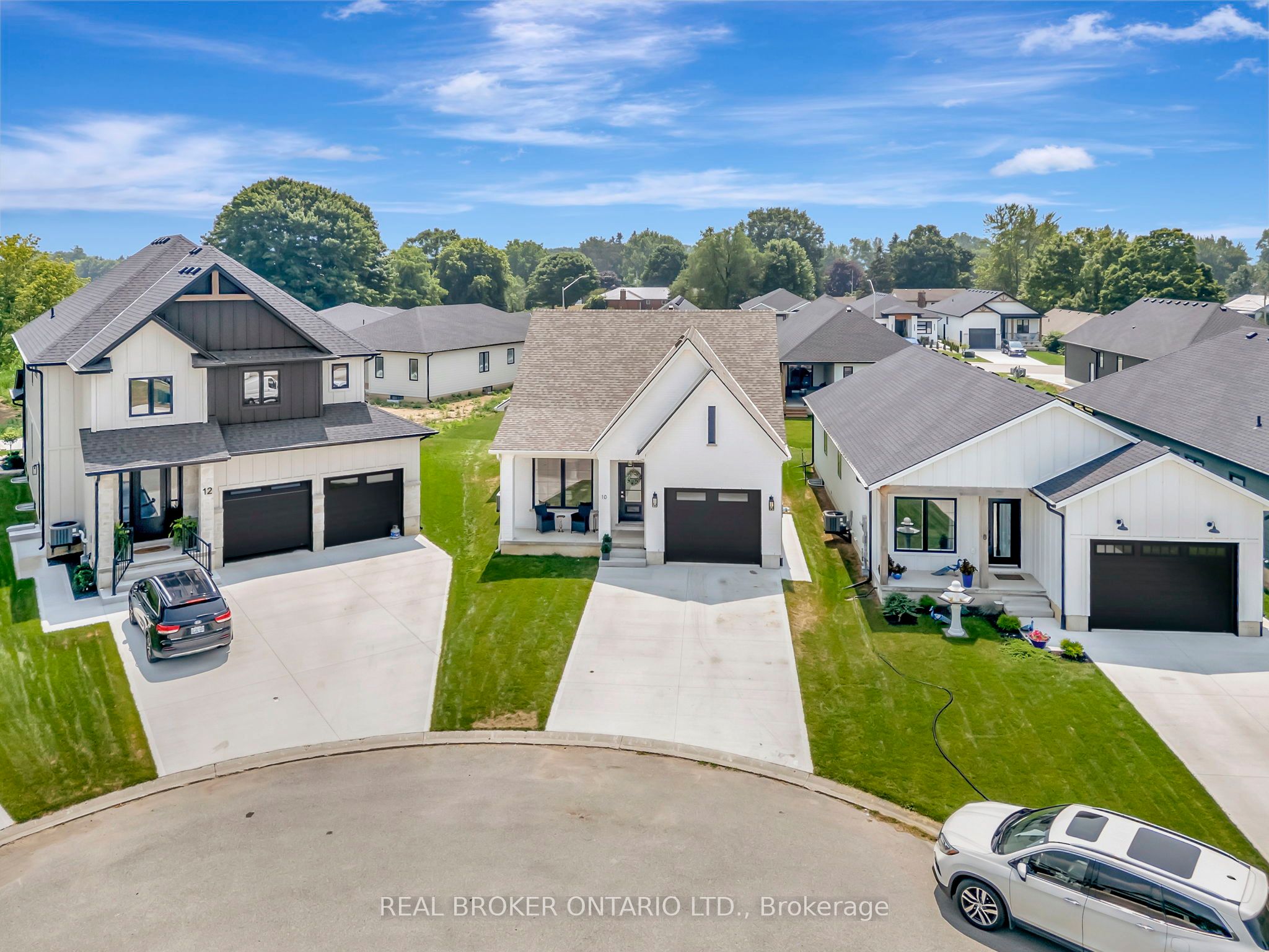 10 Macneil Court Property Photo 45