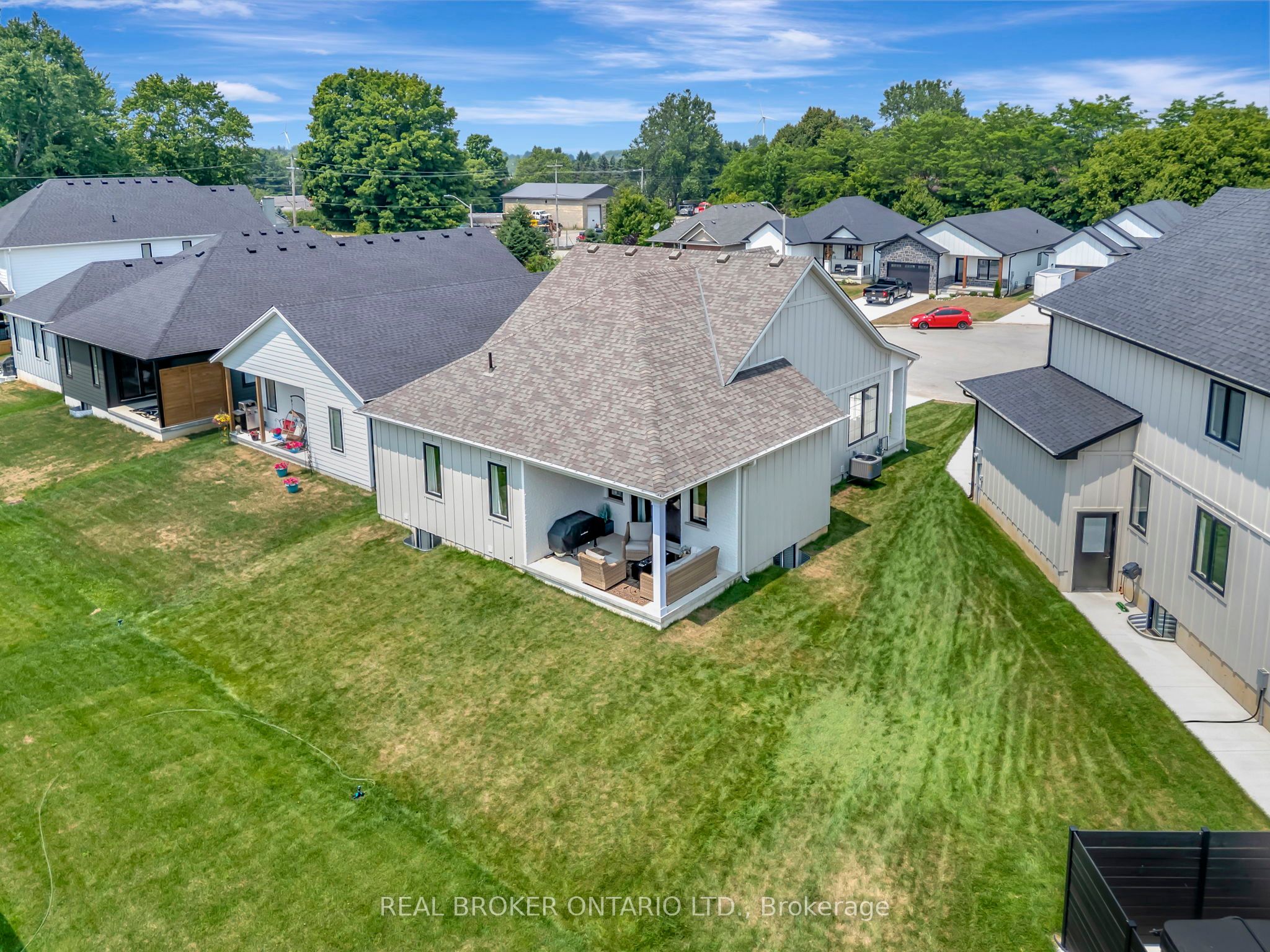 10 Macneil Court Property Photo 46