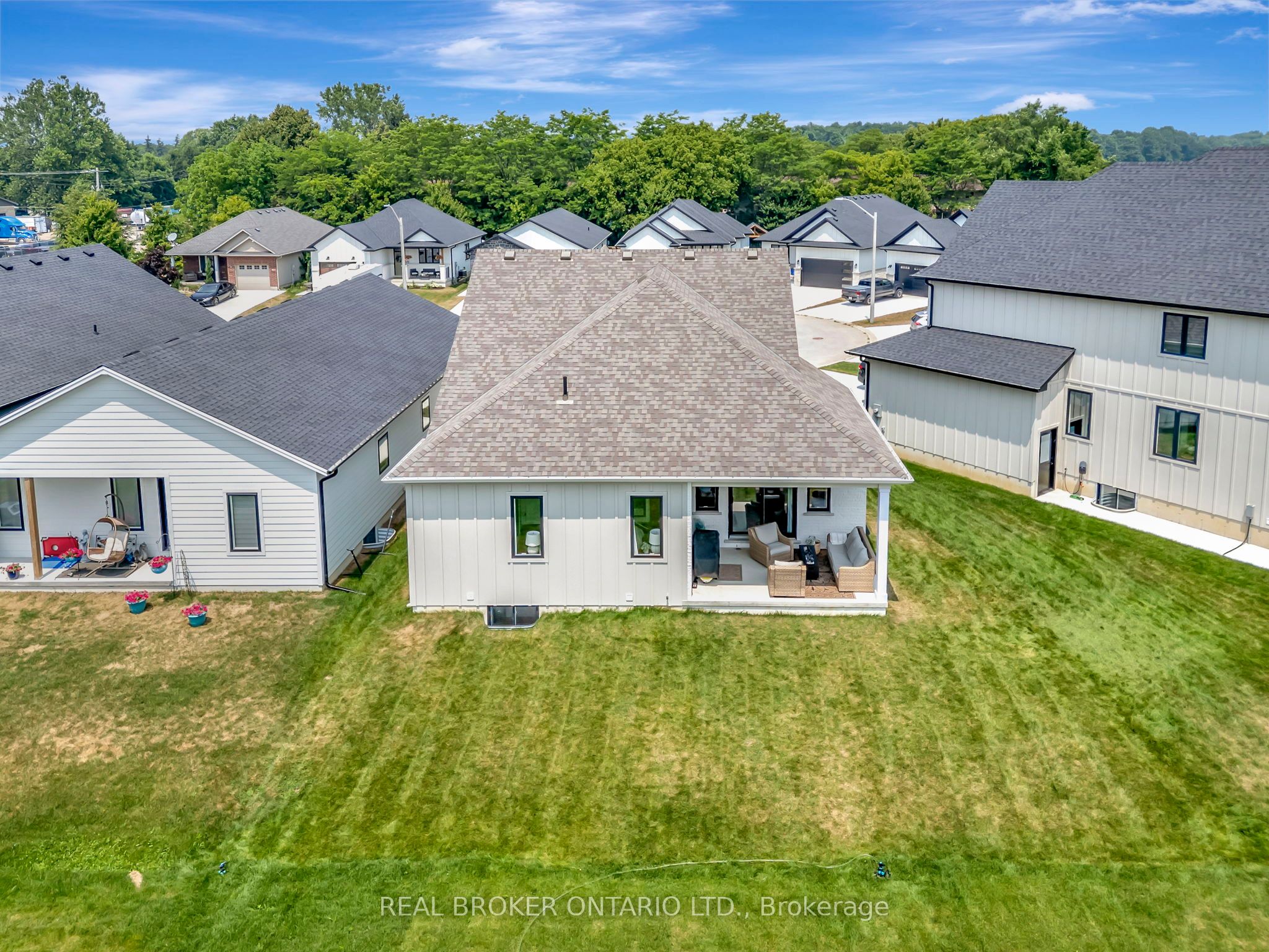 10 Macneil Court Property Photo 48