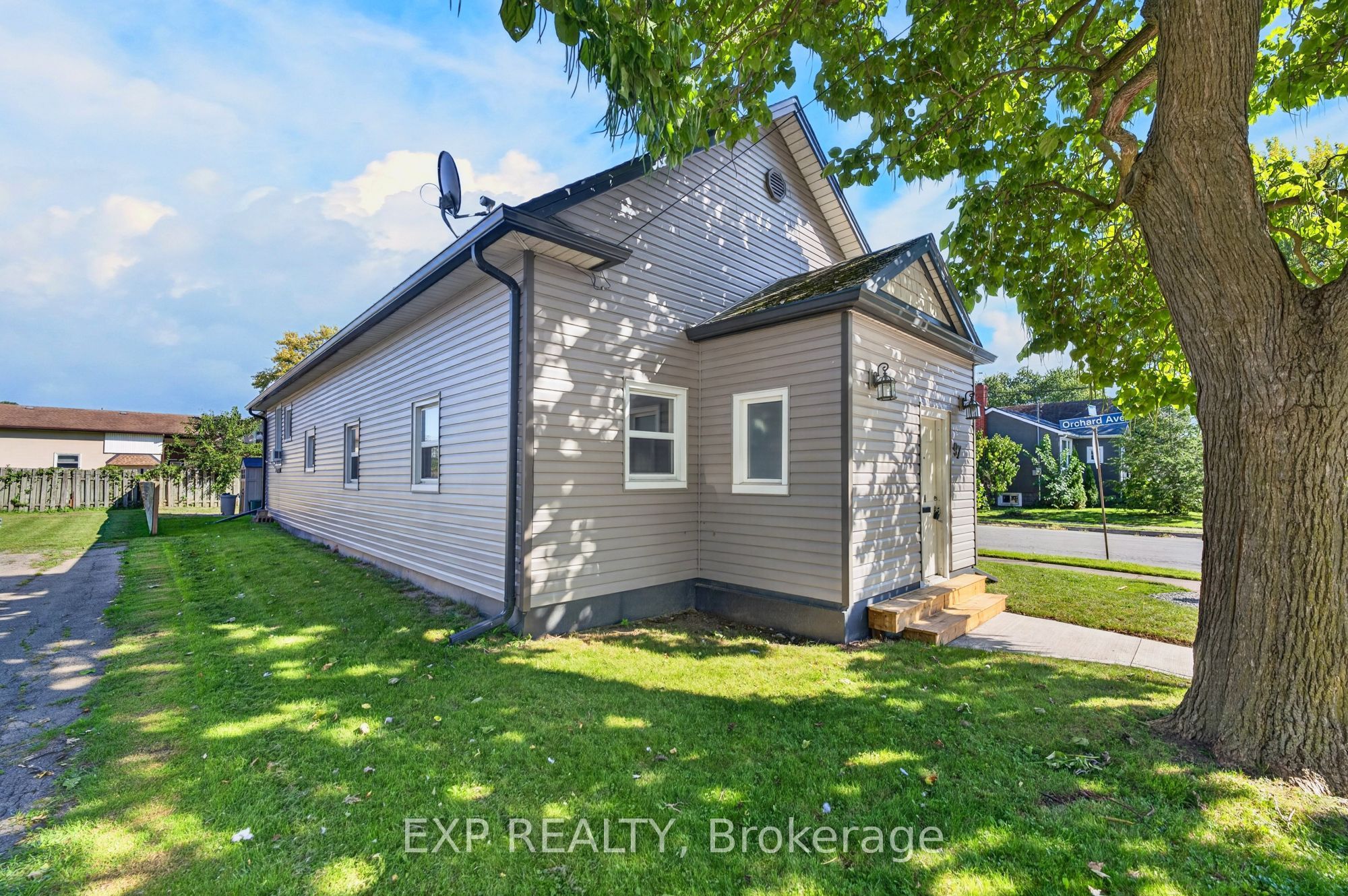 97 Deere Street Property Photo 1
