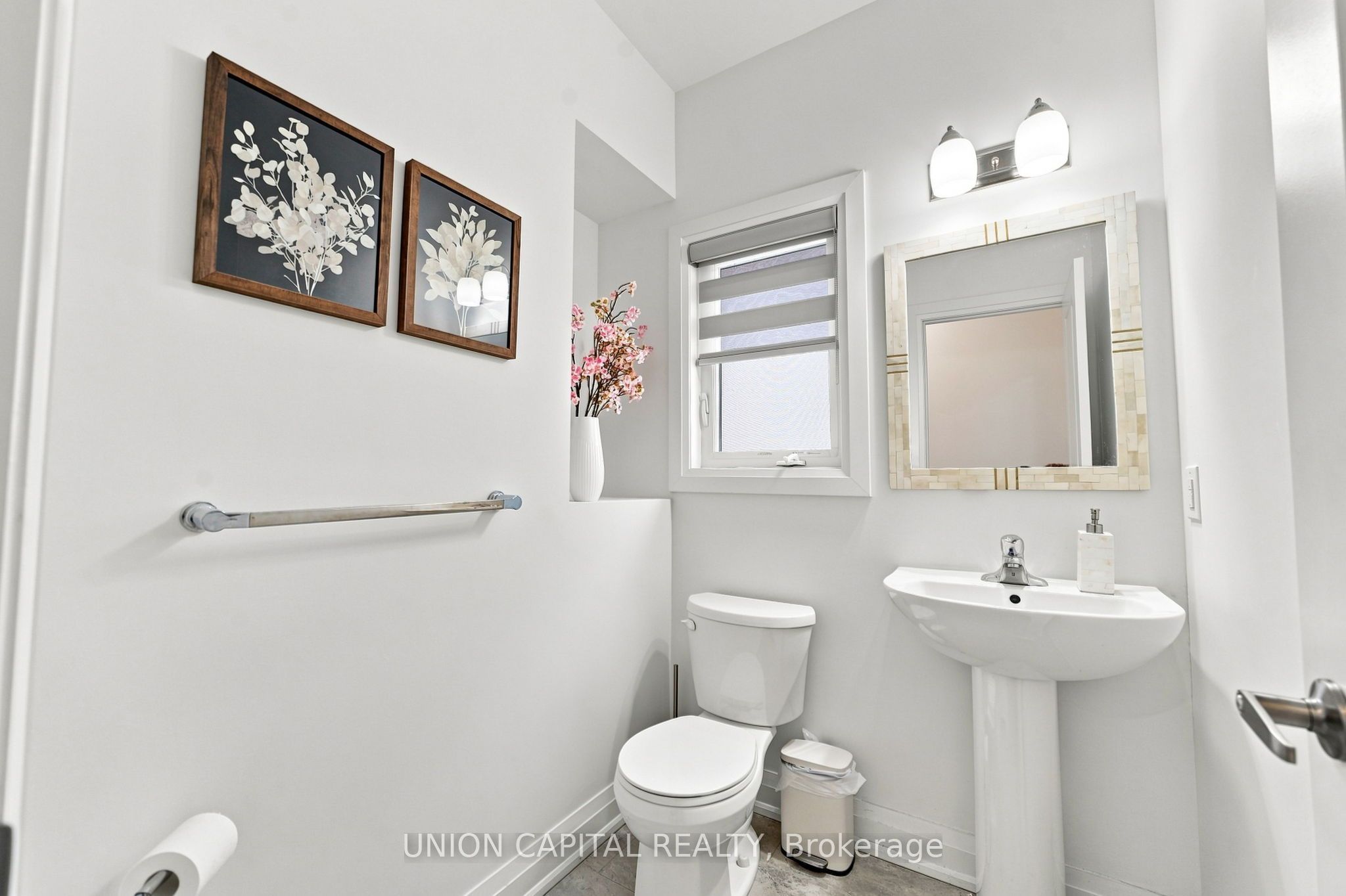 9352 Emerald Avenue Property Photo 27