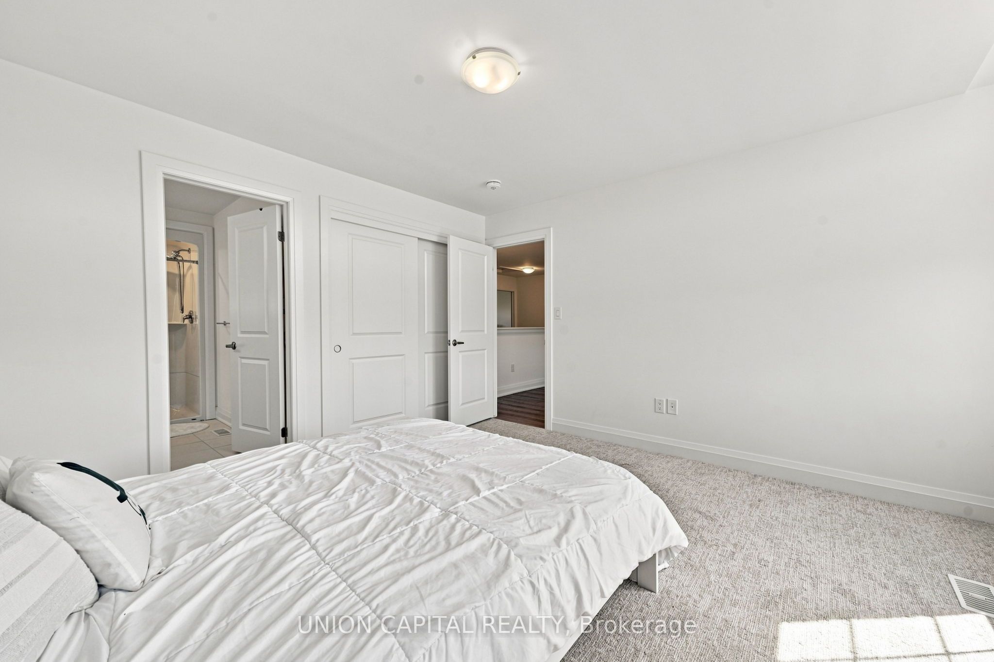 9352 Emerald Avenue Property Photo 36