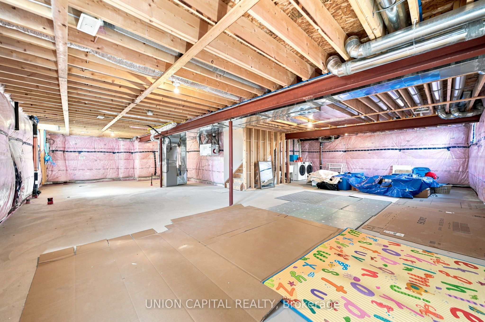9352 Emerald Avenue Property Photo 44