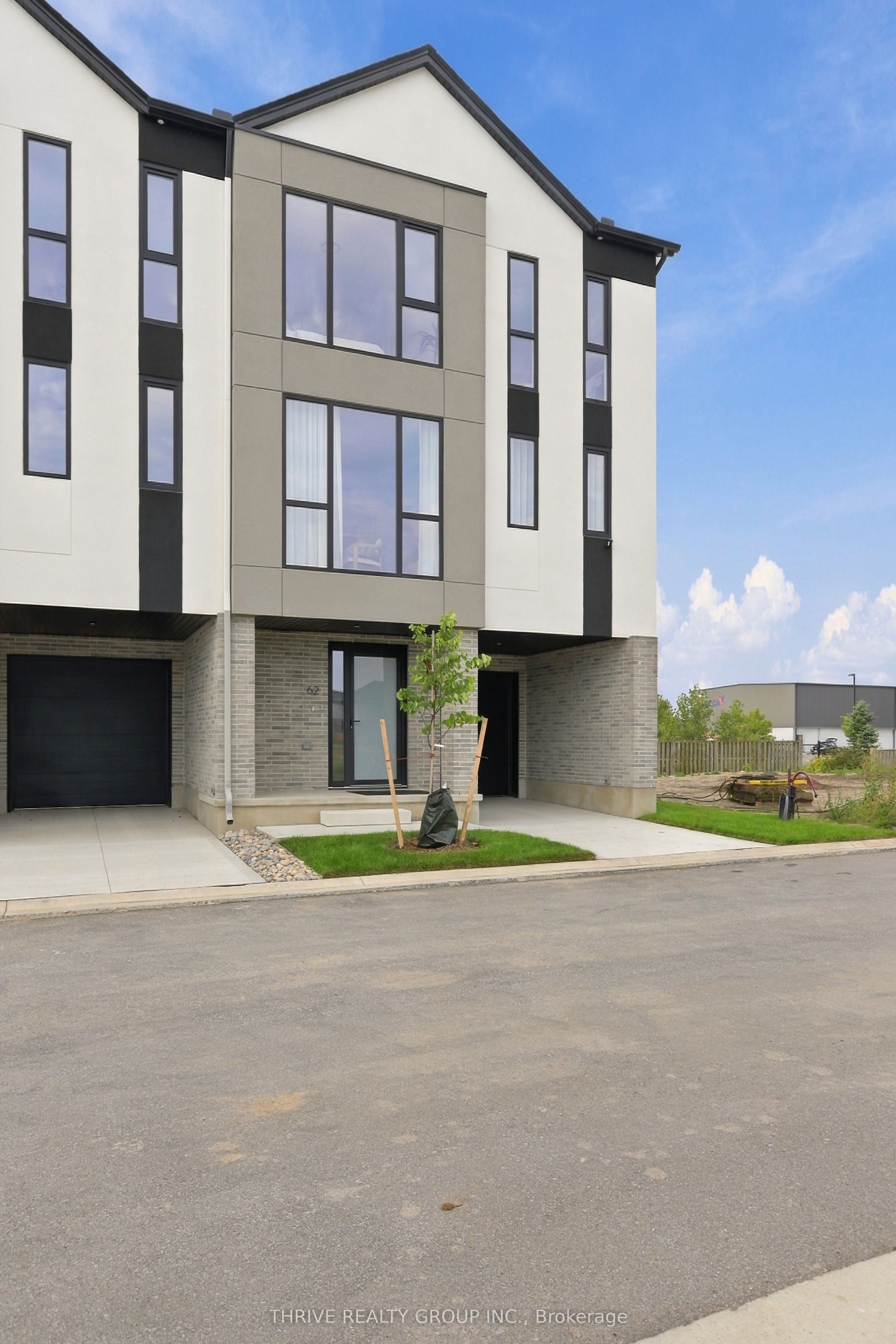 2927 Petty Road Property Photo 3