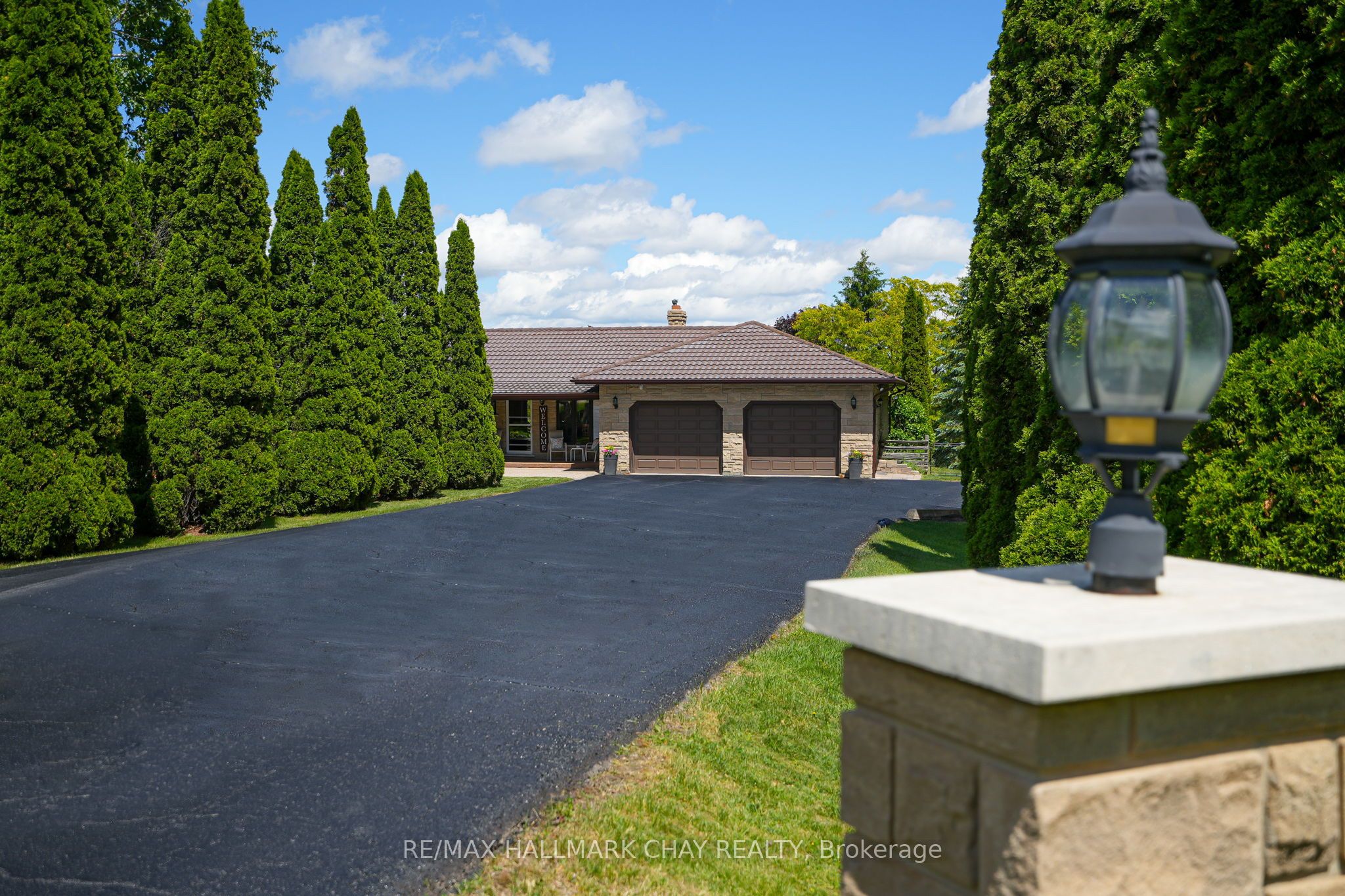 877065 Fifth Line Property Photo 5