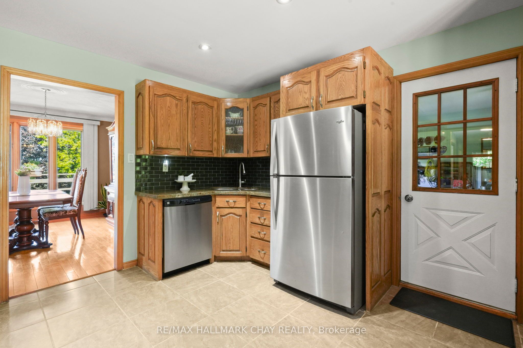 877065 Fifth Line Property Photo 11