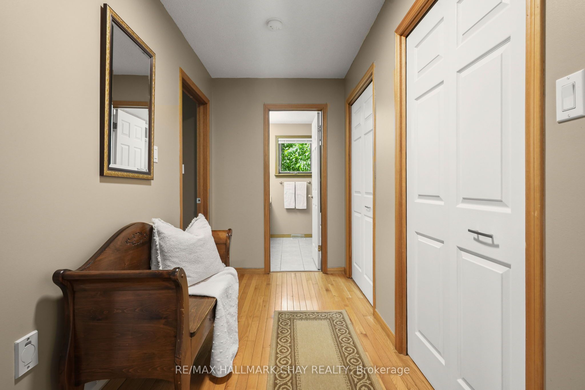 877065 Fifth Line Property Photo 17