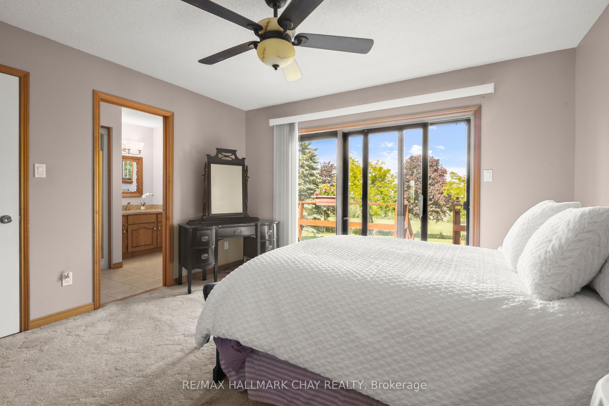 877065 Fifth Line Property Photo 19
