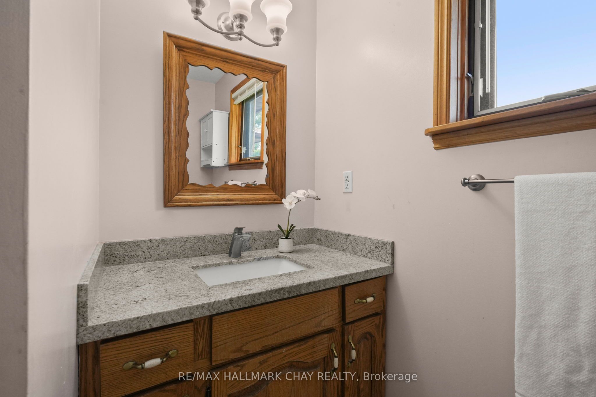 877065 Fifth Line Property Photo 20