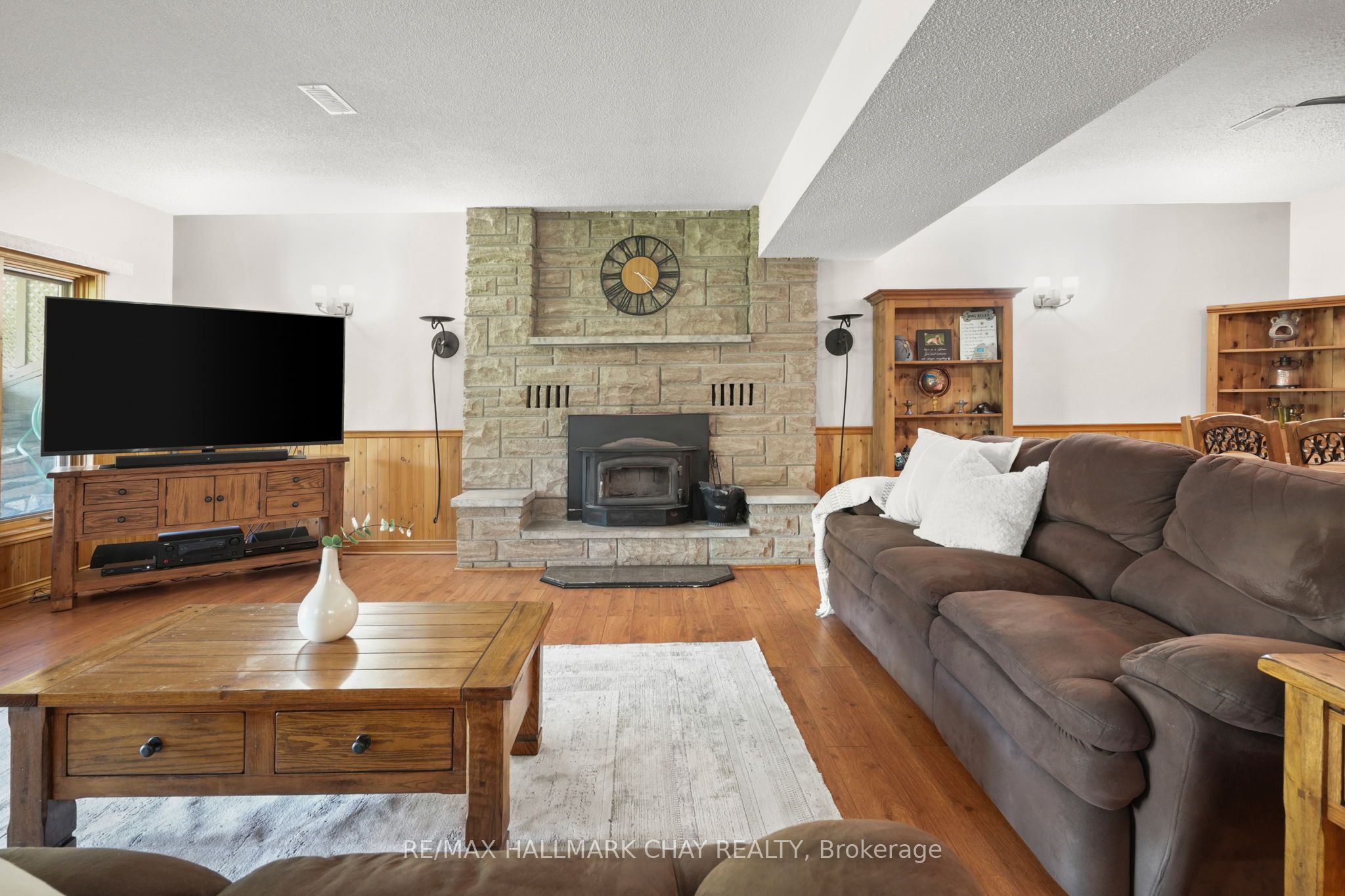 877065 Fifth Line Property Photo 28
