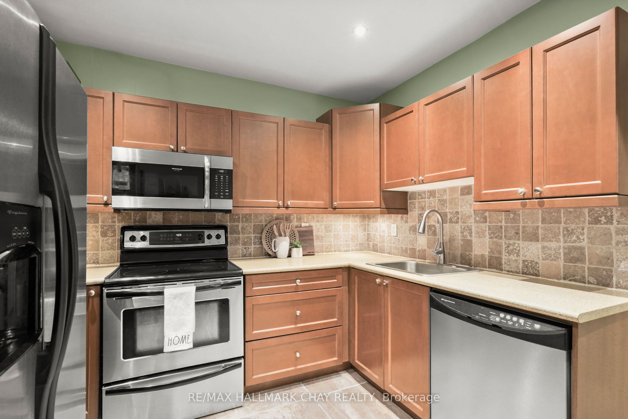 877065 Fifth Line Property Photo 32