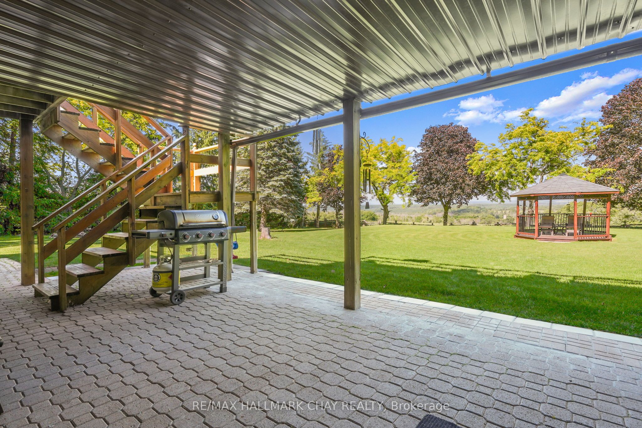 877065 Fifth Line Property Photo 36