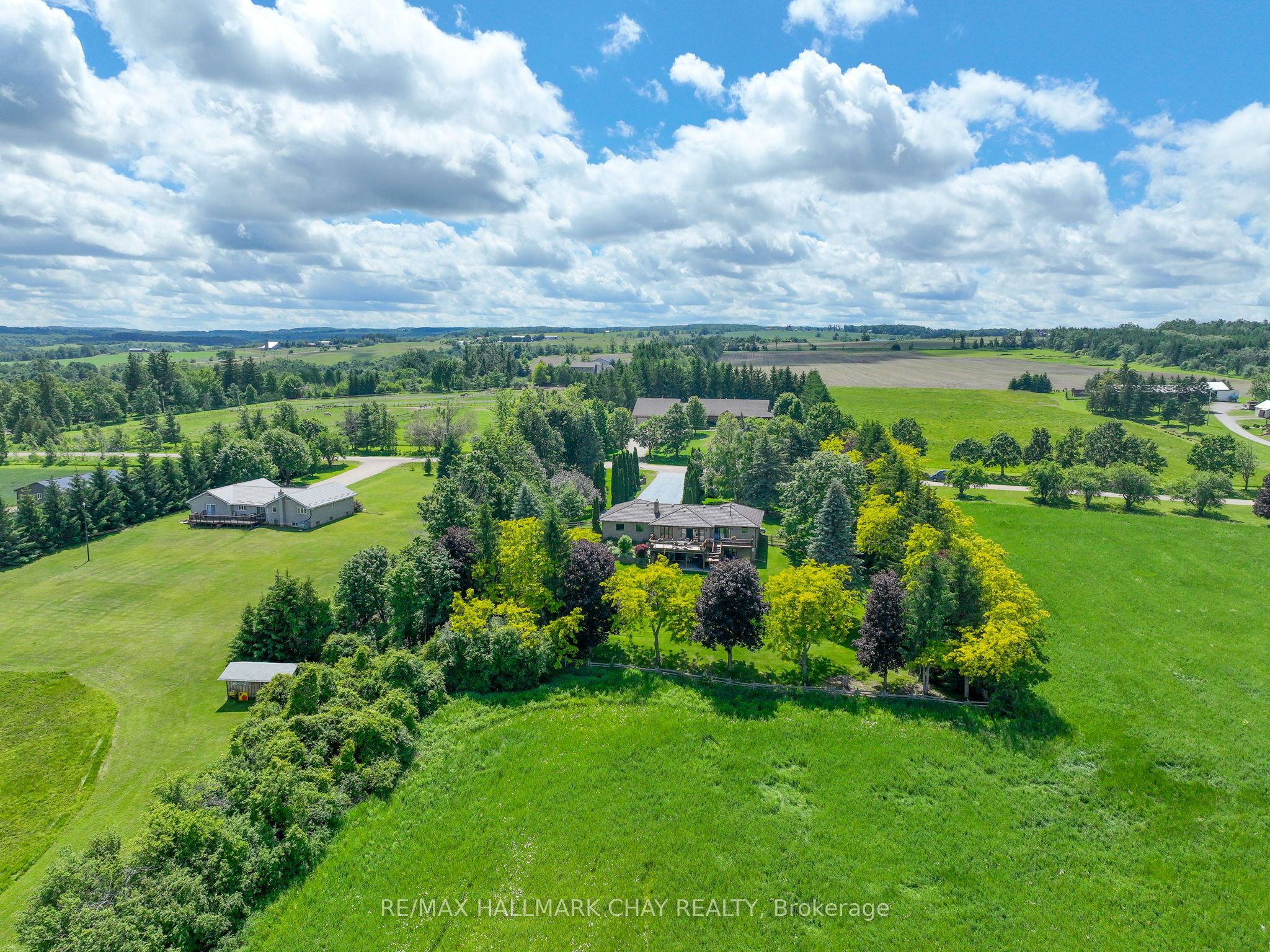 877065 Fifth Line Property Photo 42