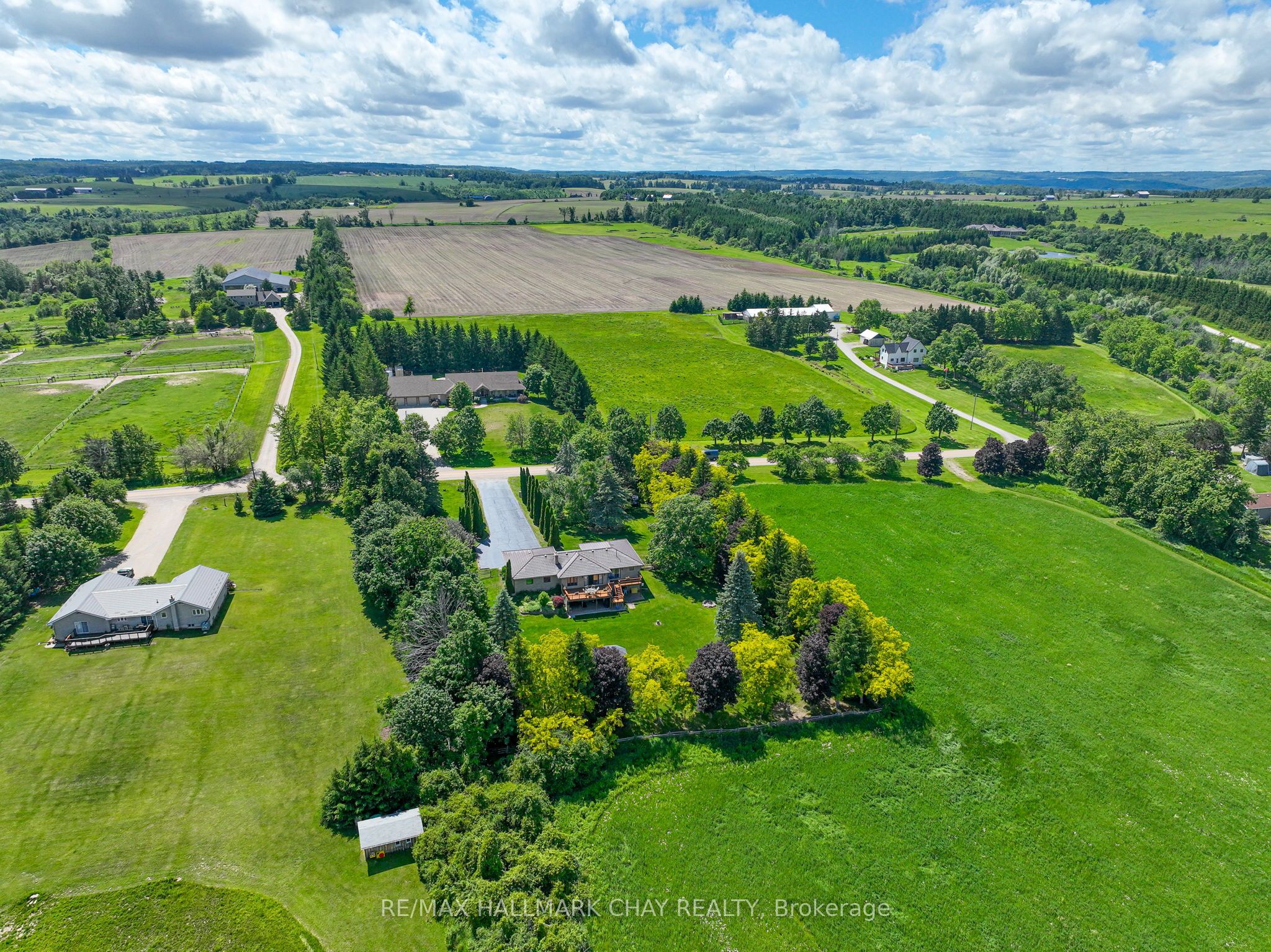 877065 Fifth Line Property Photo 44