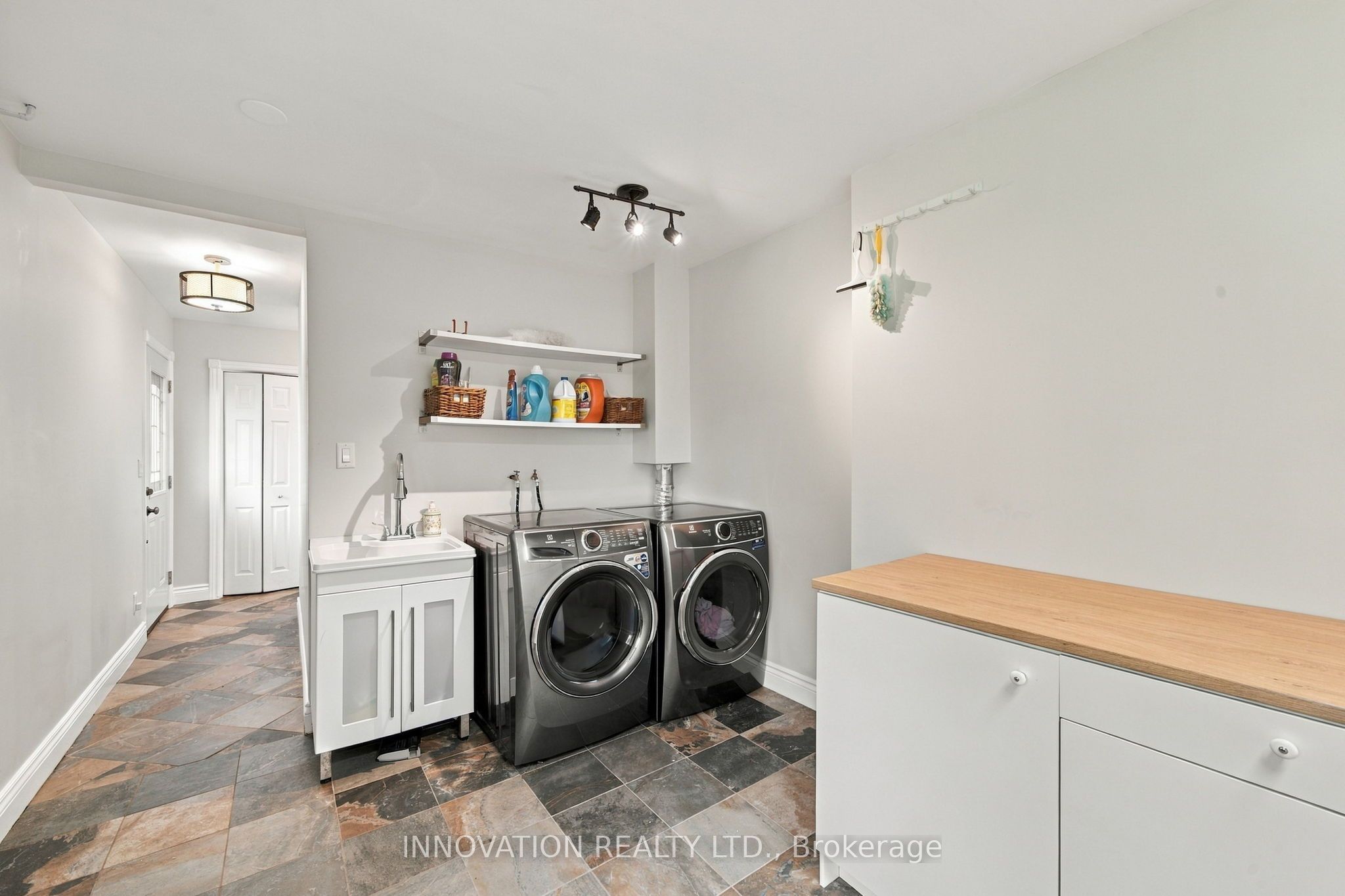 101 Mary Street Property Photo 36