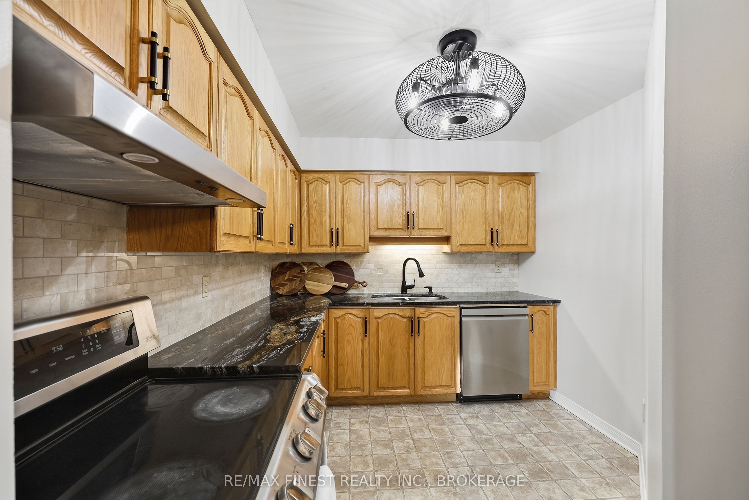 675 Davis Drive 504 Property Photo 18
