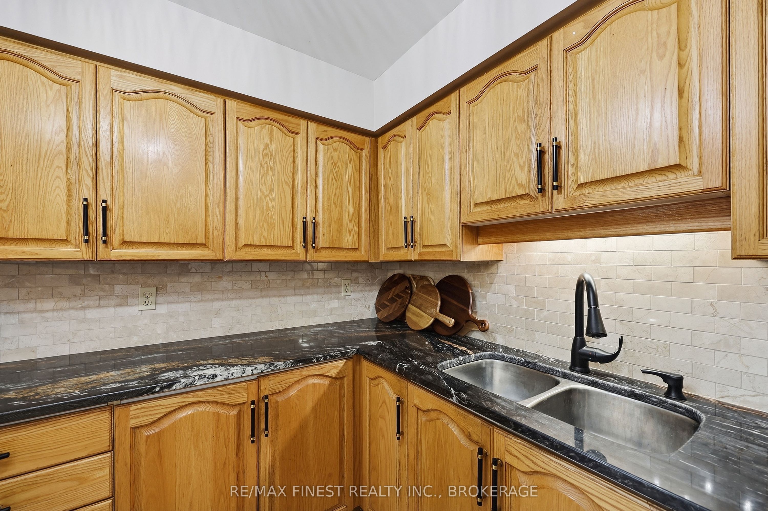 675 Davis Drive 504 Property Photo 19