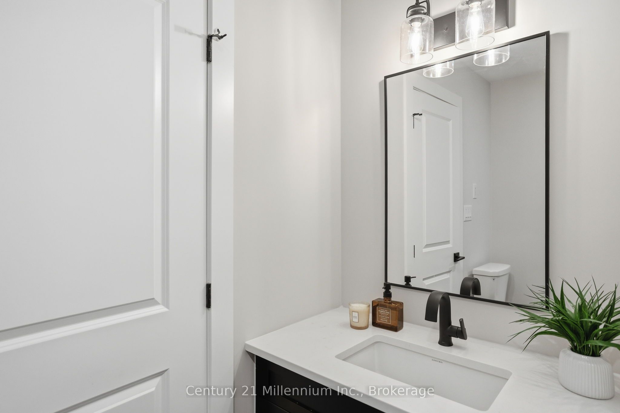 131 Courtland Street Property Photo 29