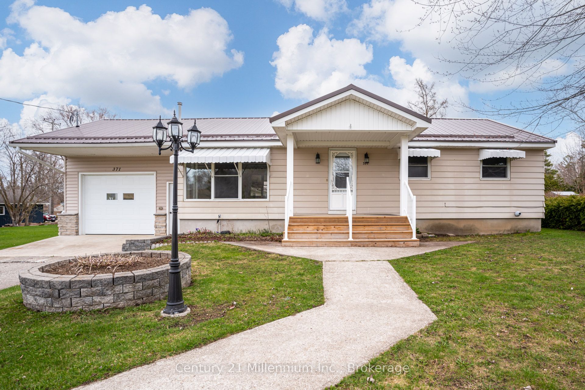 371 Hunter Street Property Photo 1