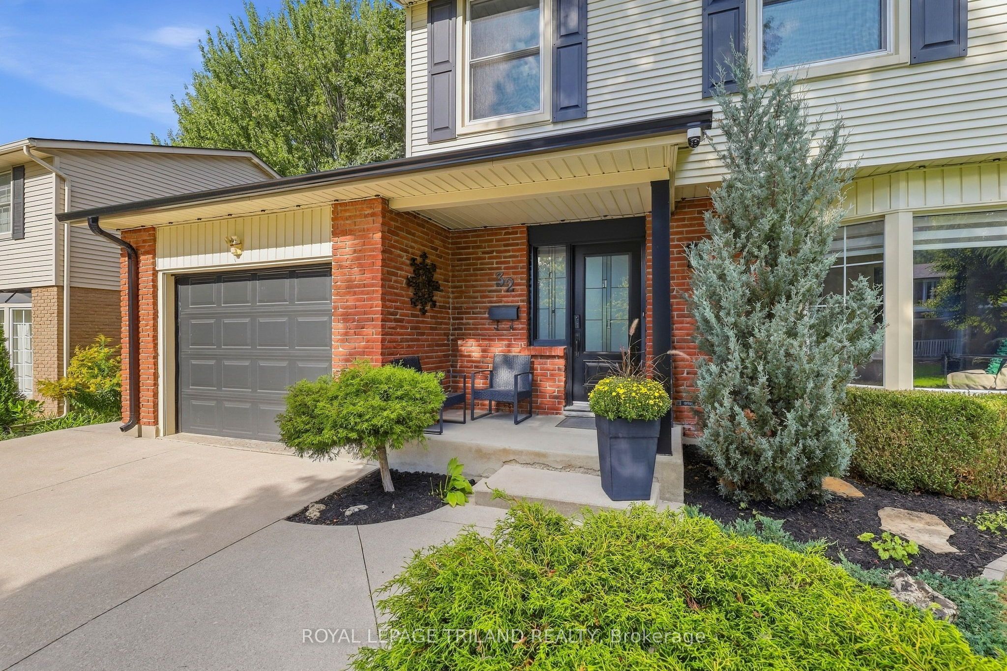 32 Hunter Woods Crescent Property Photo 5
