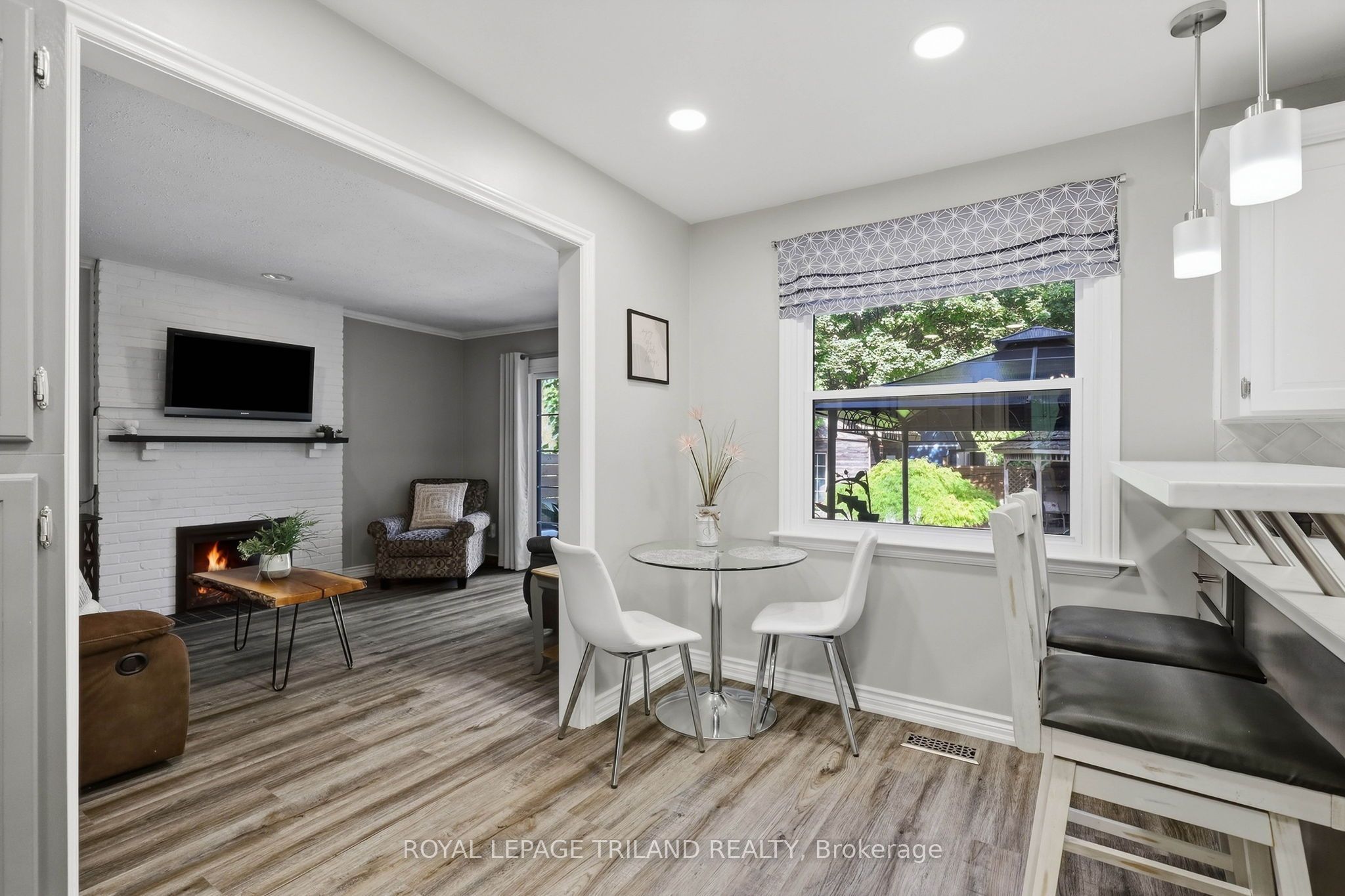 32 Hunter Woods Crescent Property Photo 17