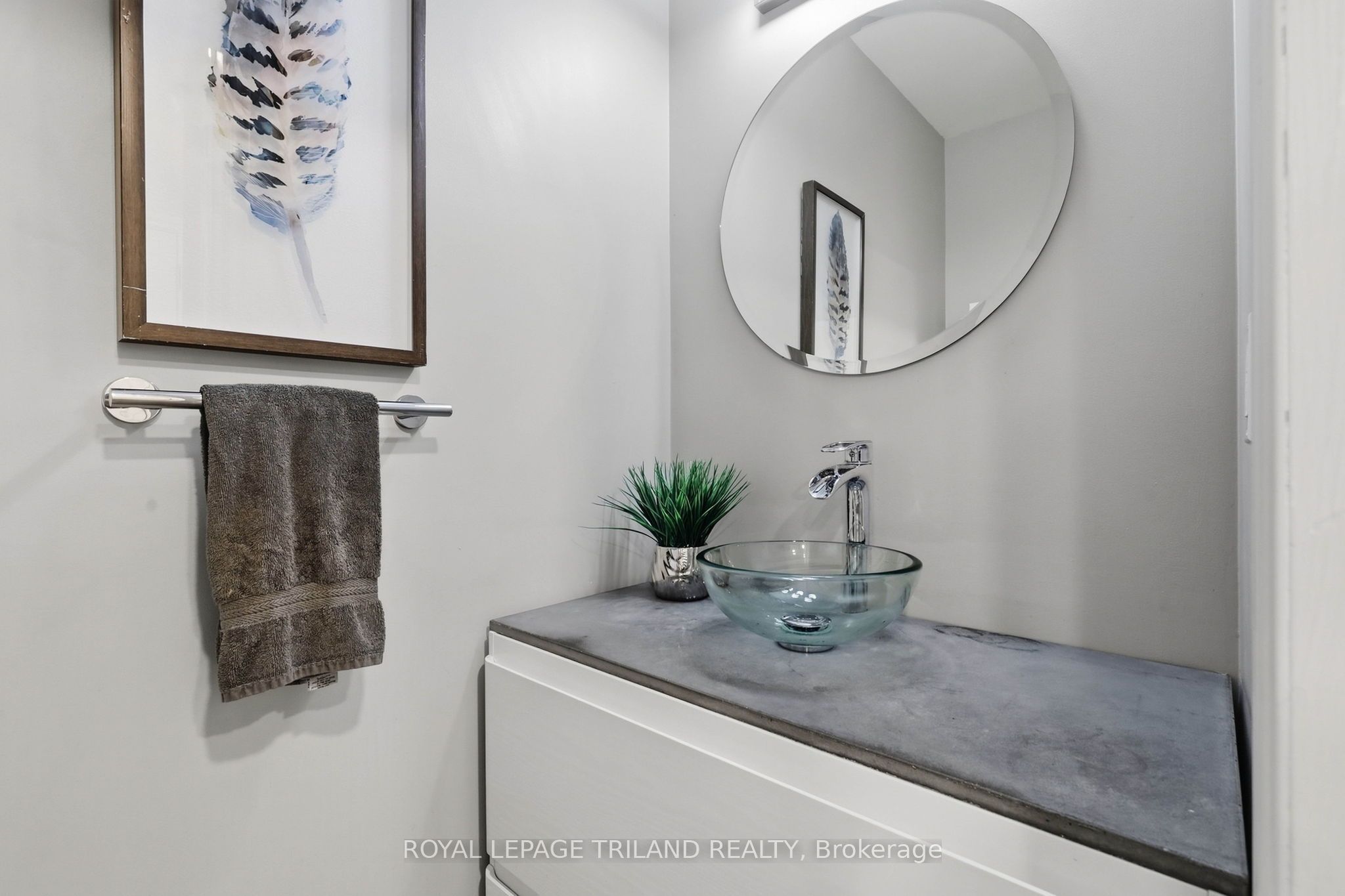 32 Hunter Woods Crescent Property Photo 18