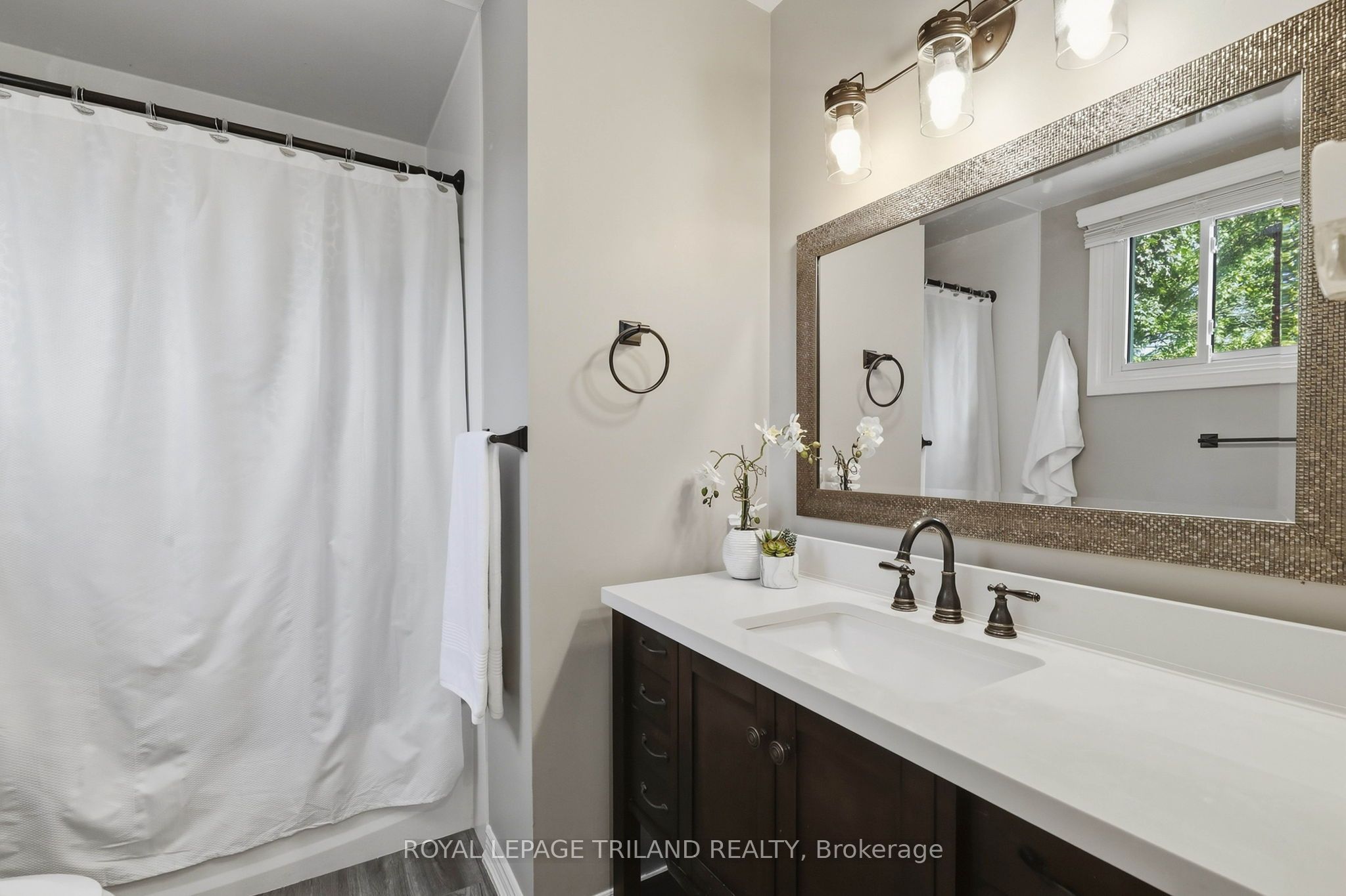 32 Hunter Woods Crescent Property Photo 27