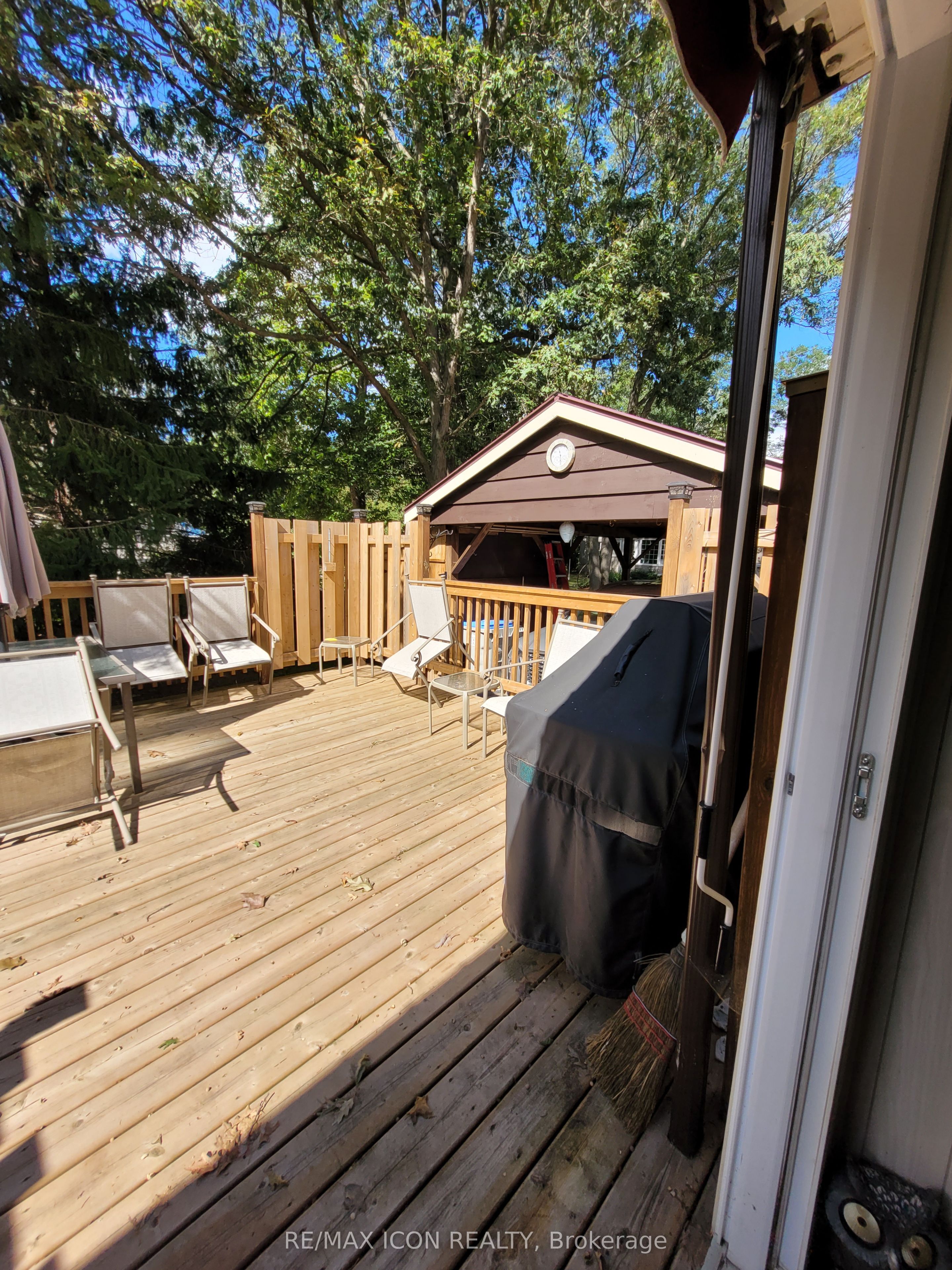 9839 Lakeshore Road 5 Property Photo 17