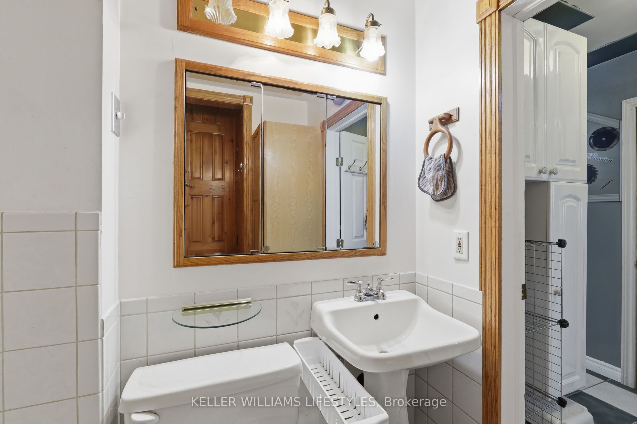 118 Emery Street W Property Photo 12