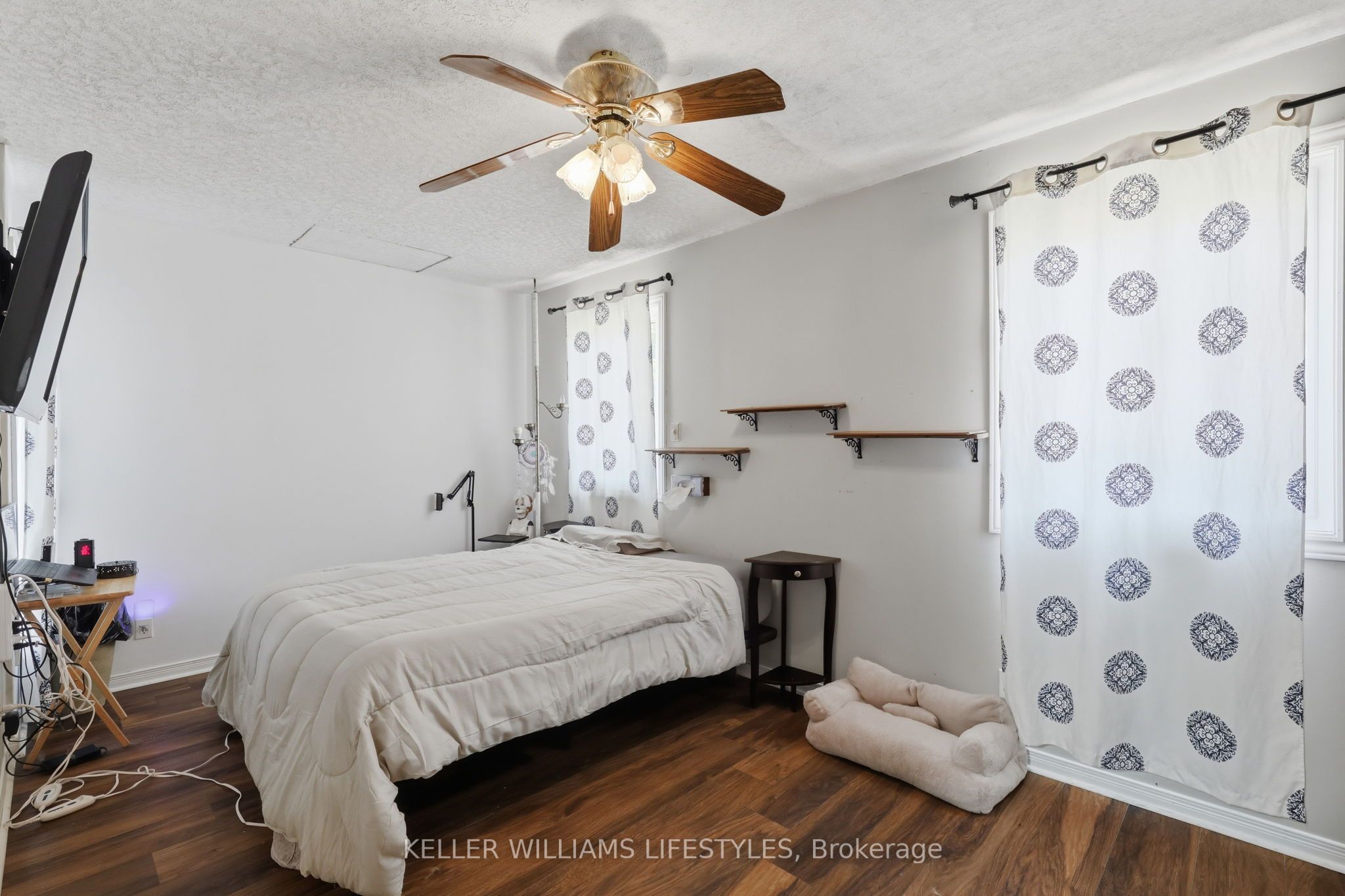 118 Emery Street W Property Photo 13