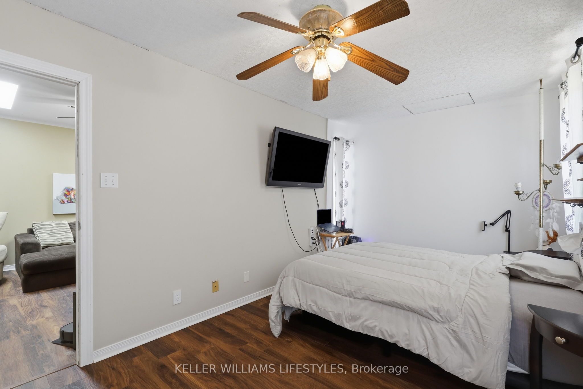 118 Emery Street W Property Photo 14