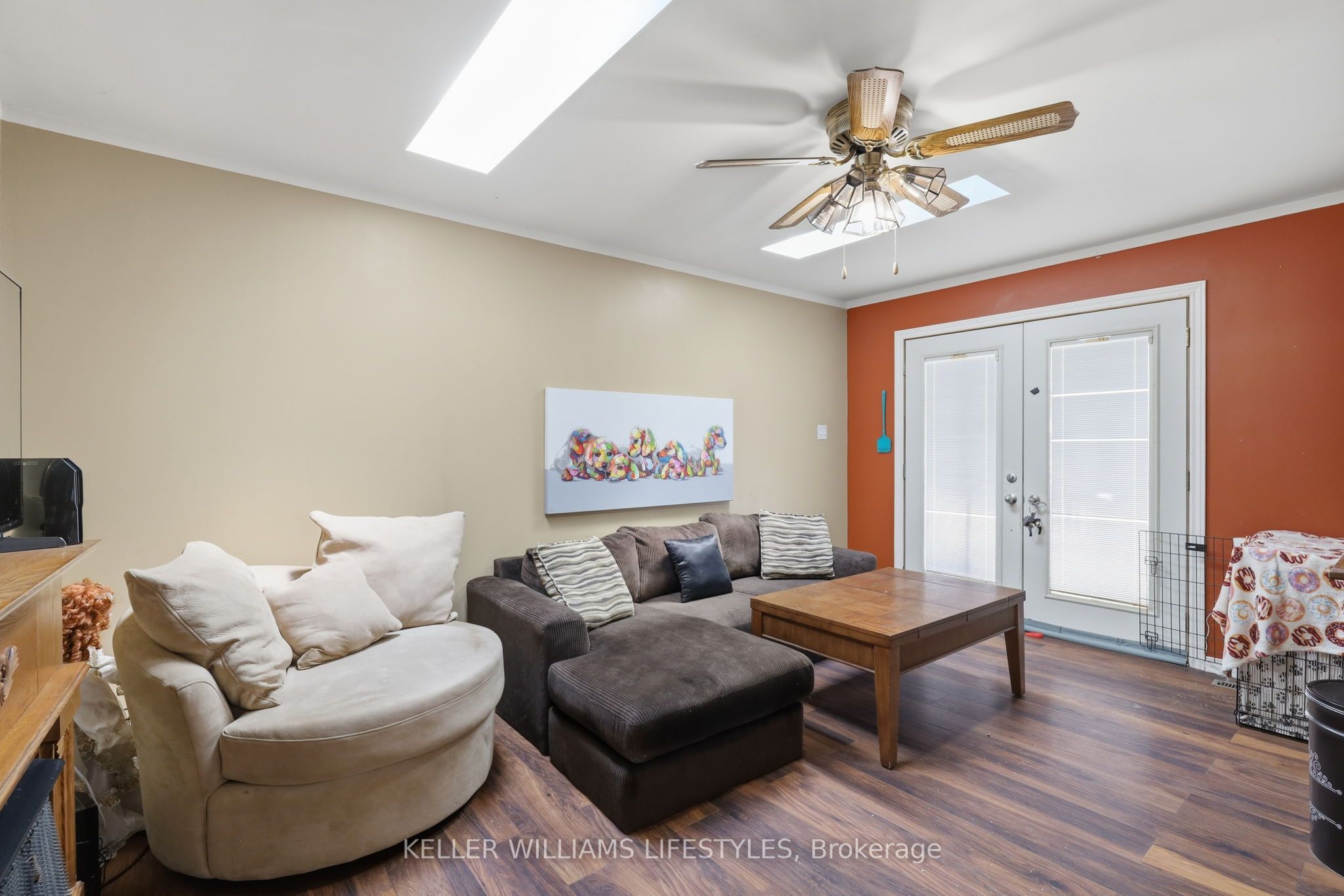 118 Emery Street W Property Photo 16
