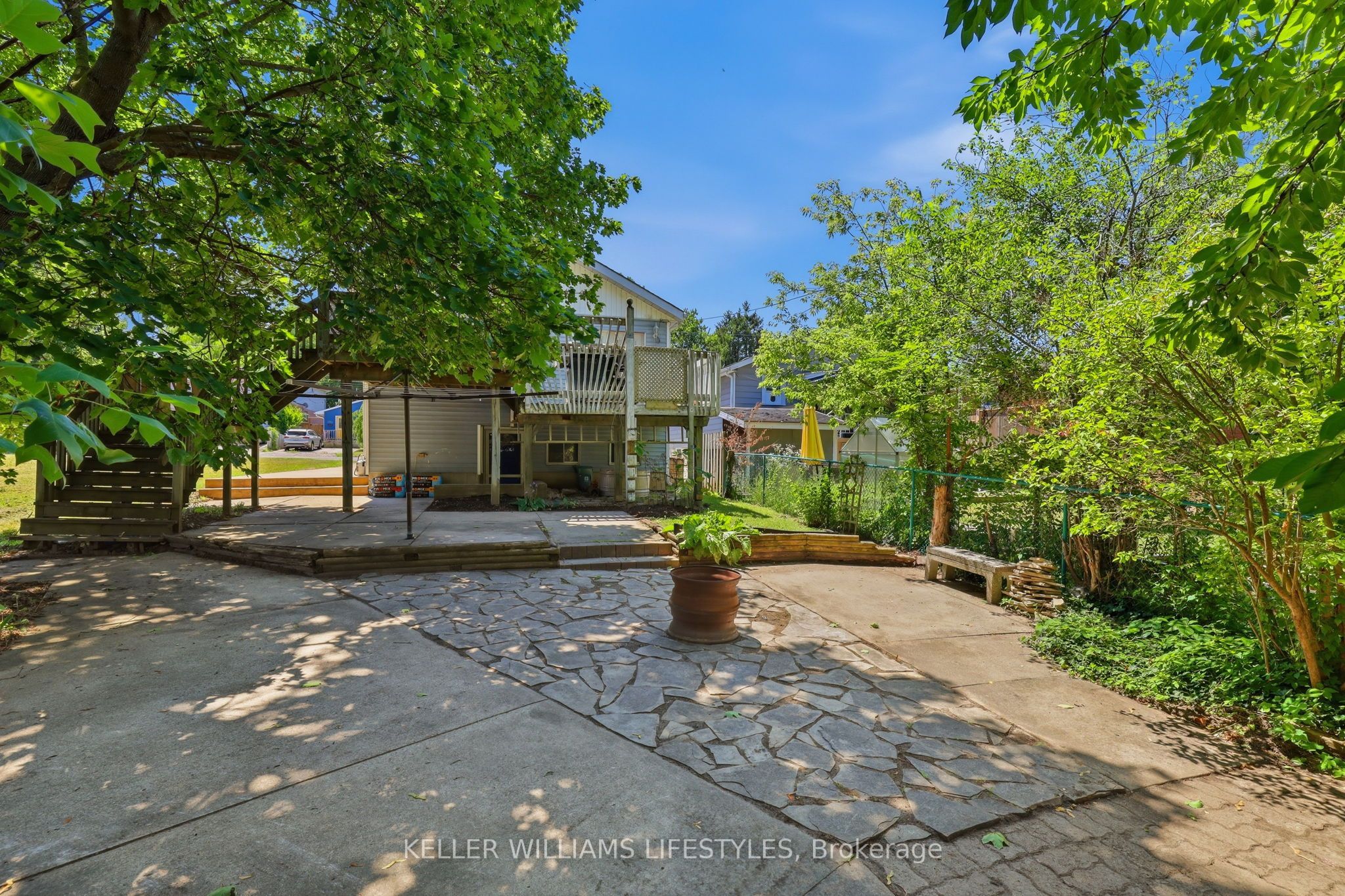 118 Emery Street W Property Photo 26
