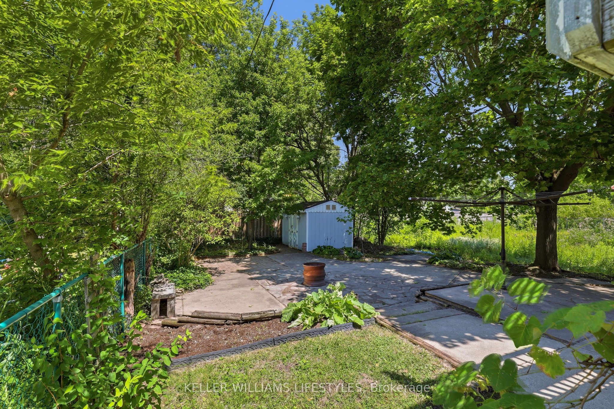 118 Emery Street W Property Photo 28