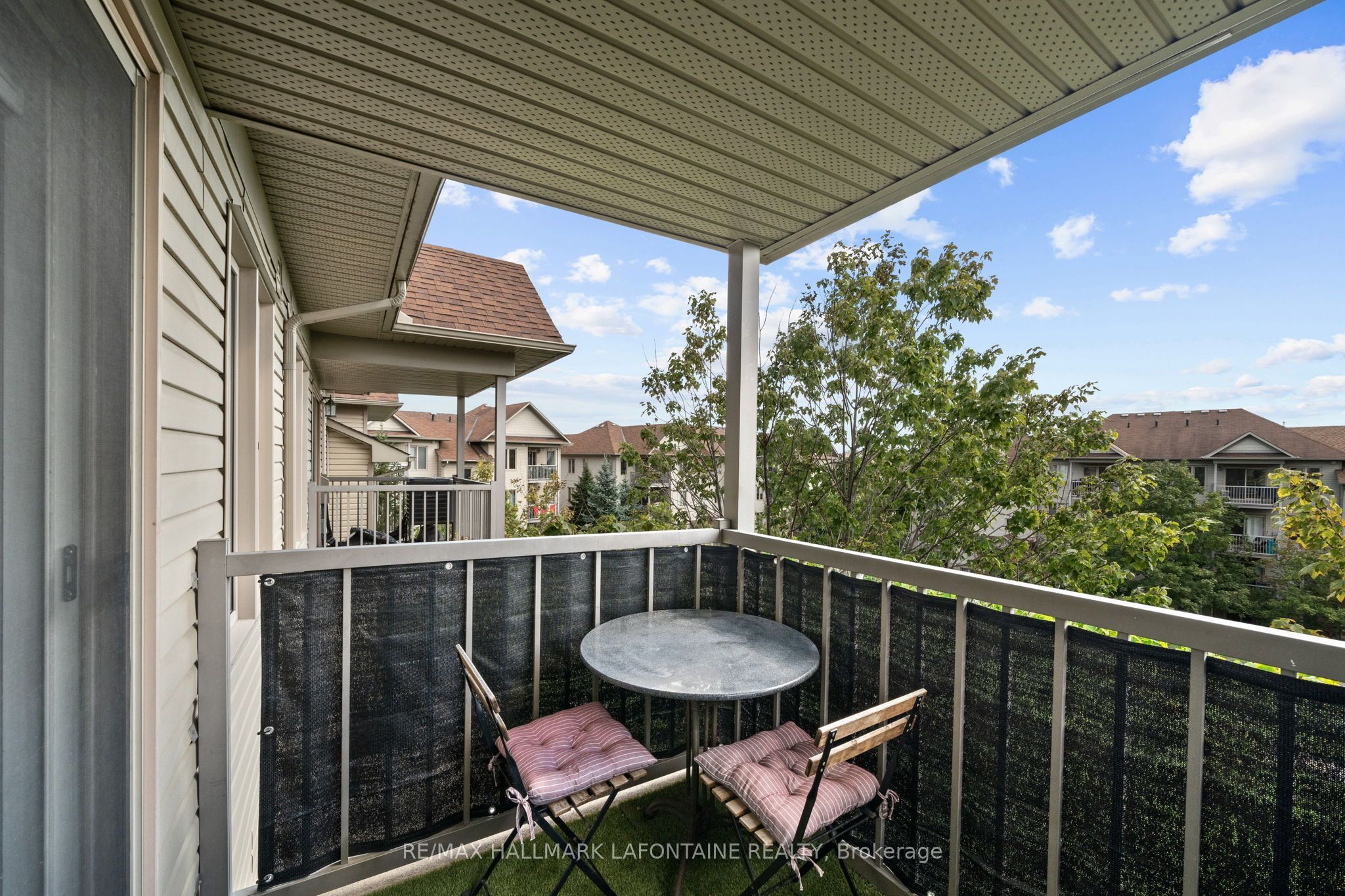585 Stonefield Private 7 Property Photo 23