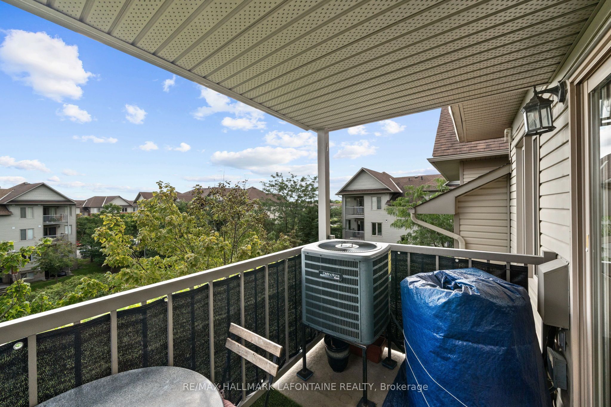 585 Stonefield Private 7 Property Photo 24