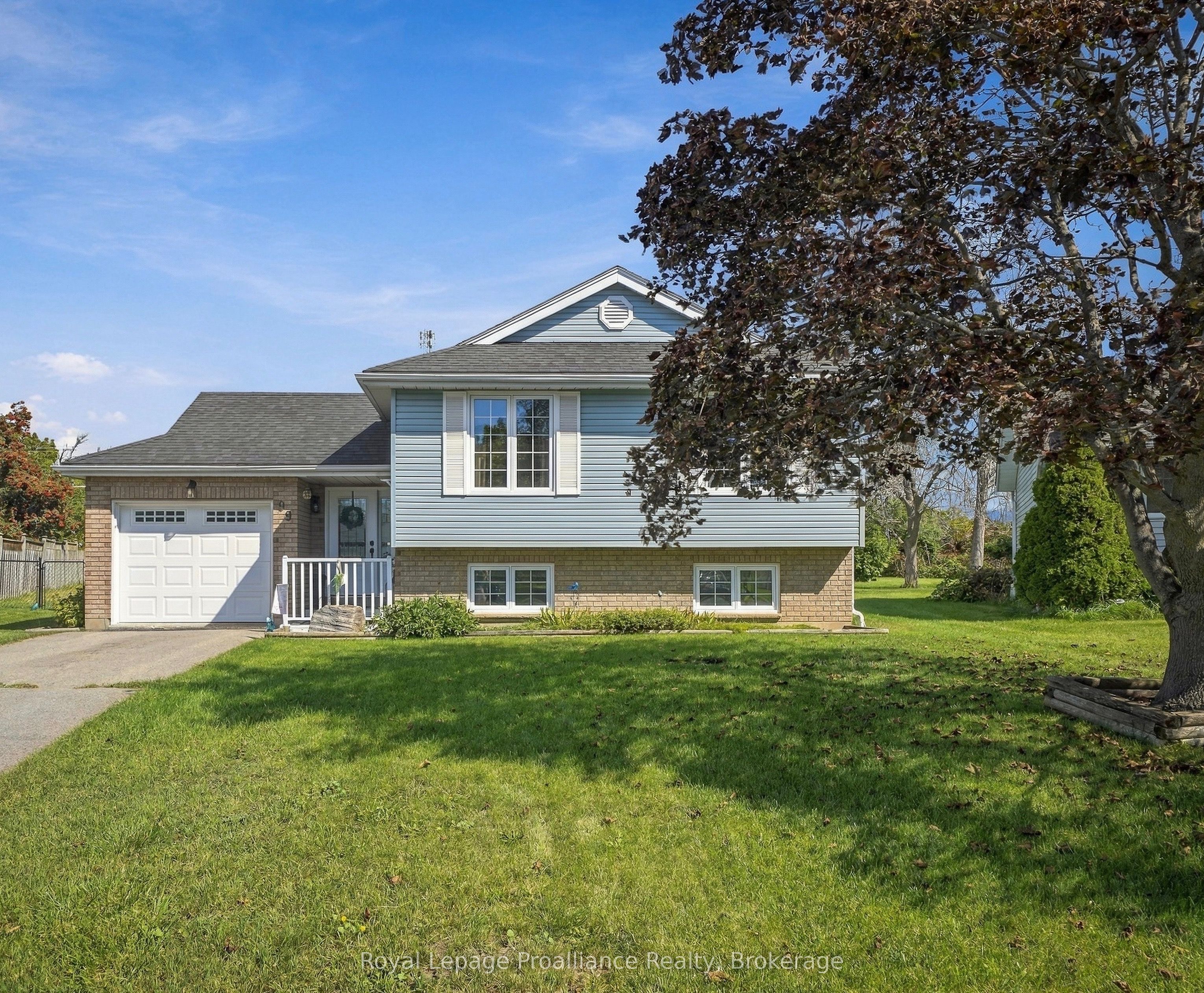 99 Westwind Crescent Property Photo 2