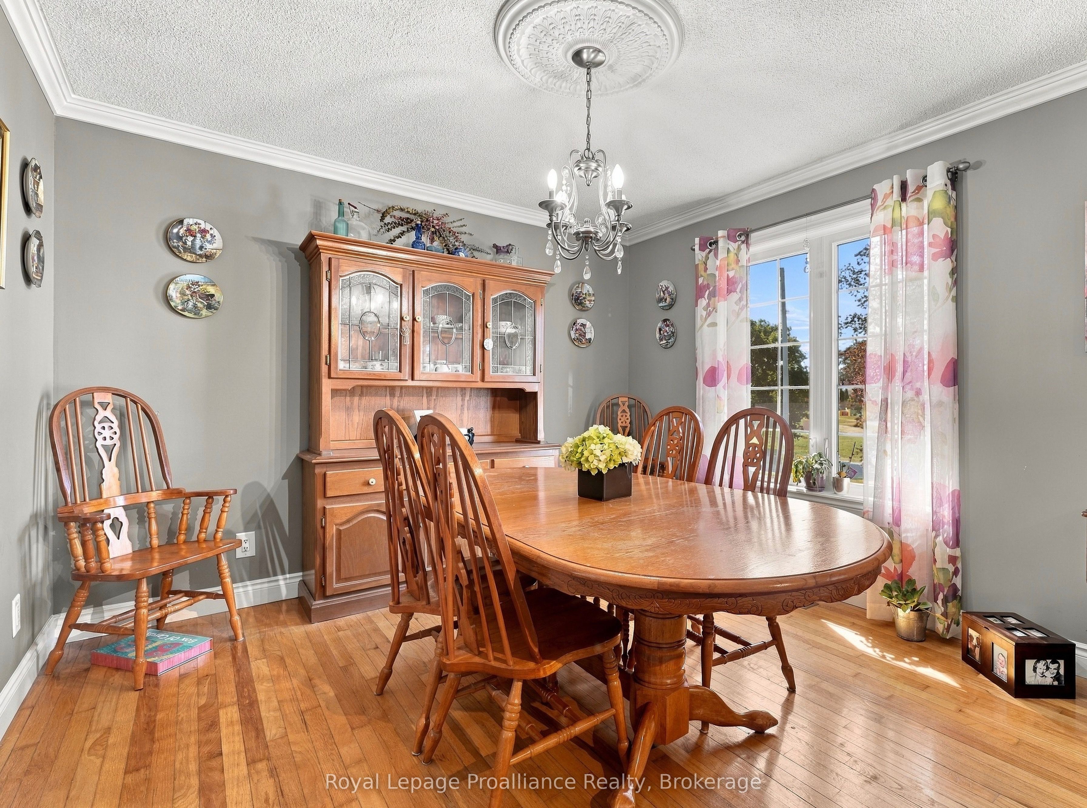 99 Westwind Crescent Property Photo 12