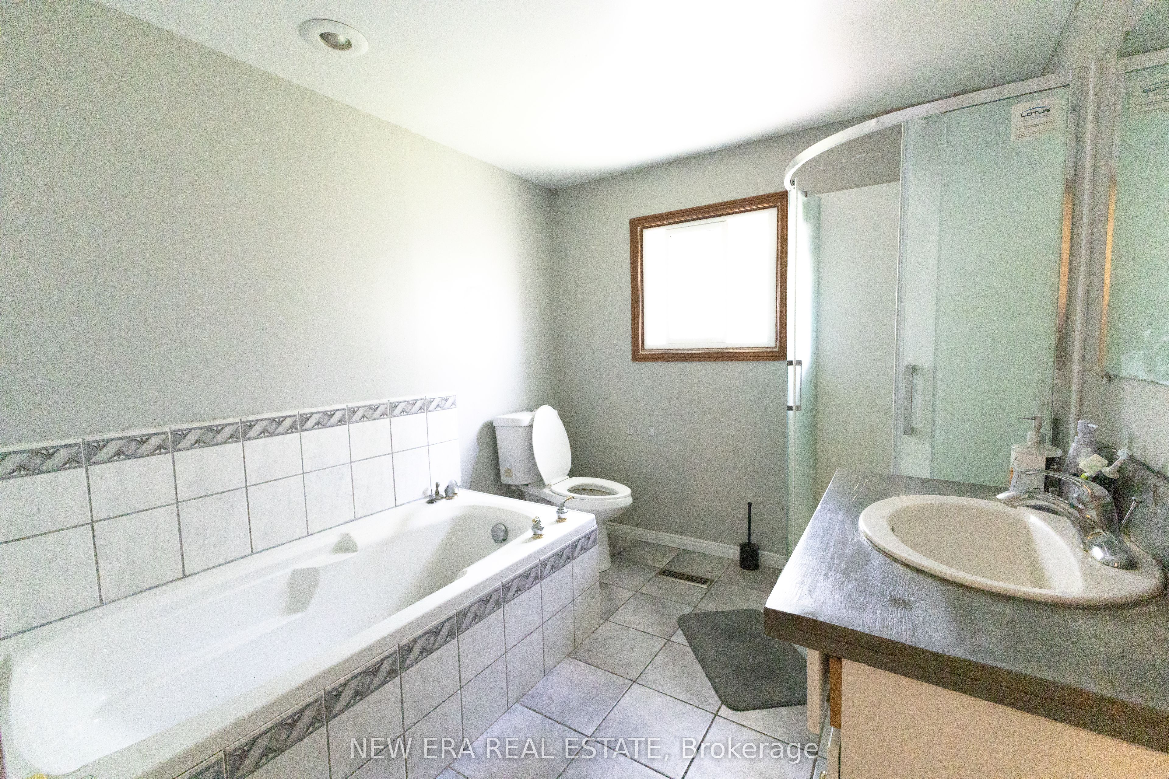 58 Amherst Drive Property Photo 3