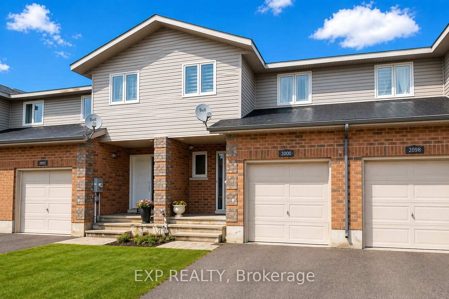 2086 Sandstone Crescent Property Photo 1