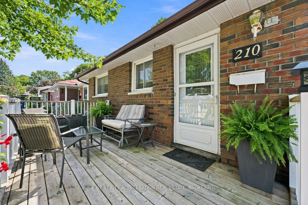 210 Union Street Property Photo 3