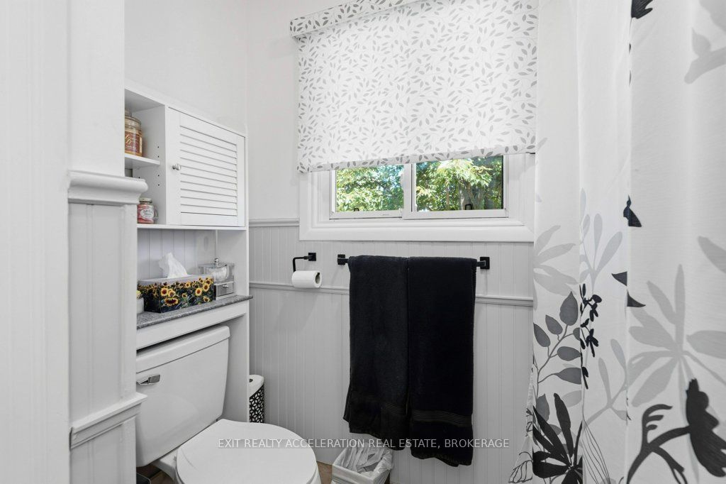 210 Union Street Property Photo 17