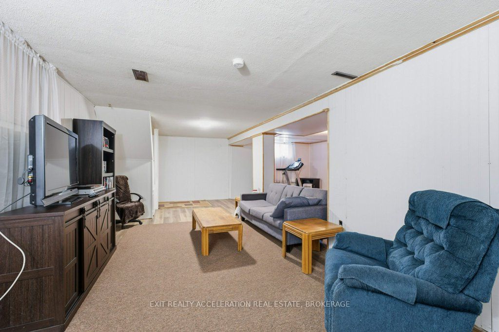 210 Union Street Property Photo 23