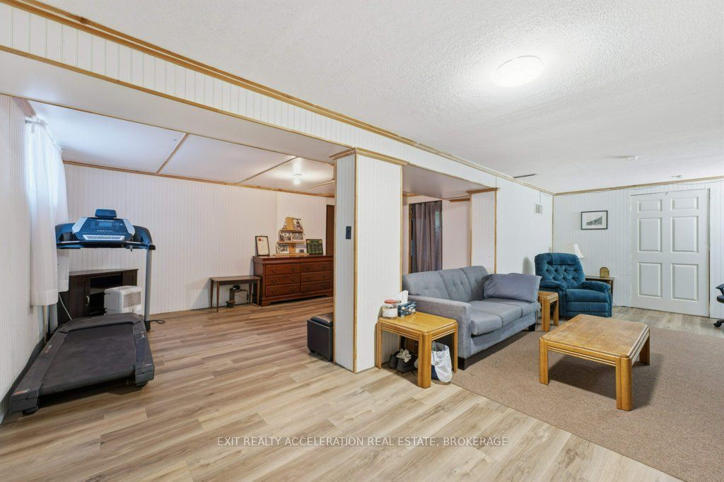 210 Union Street Property Photo 24
