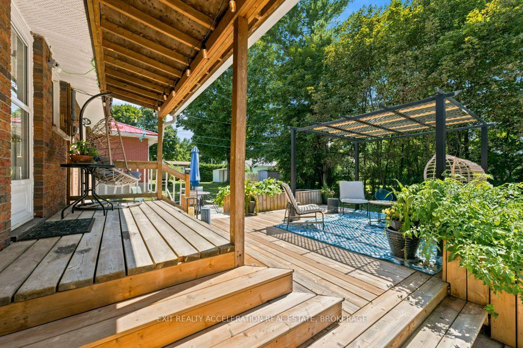 210 Union Street Property Photo 28