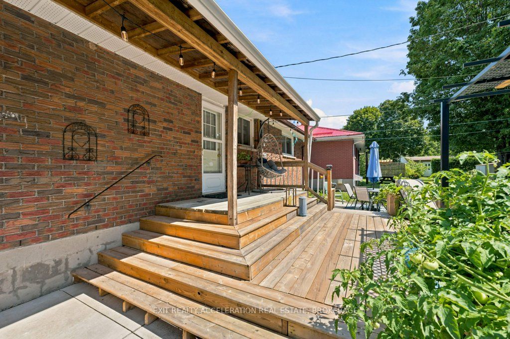 210 Union Street Property Photo 29