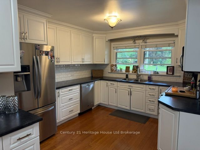 31 Parkwood Drive Property Photo 10